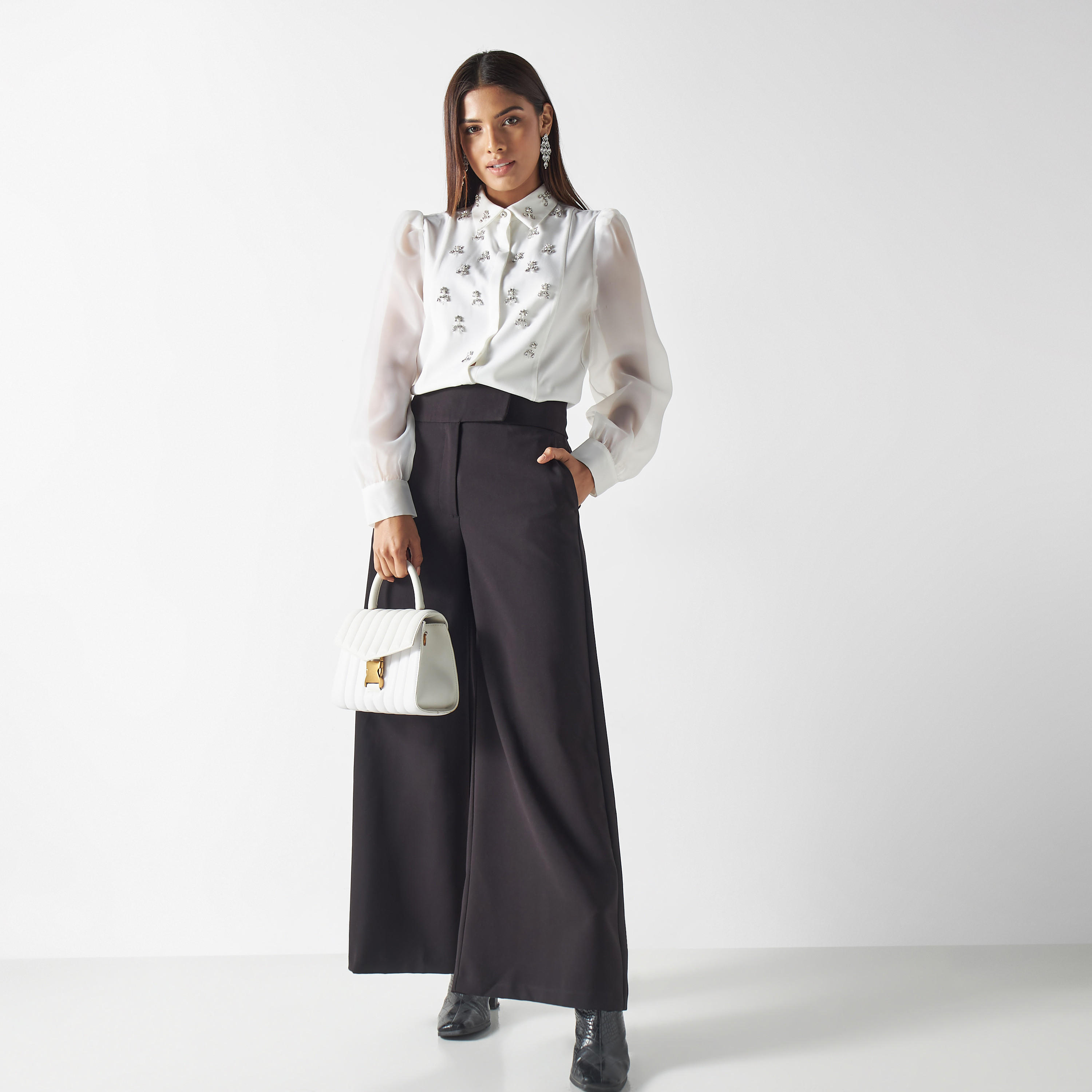 قميص مزيّن بقصة عادية وأكمام منفوخة من آيكونيك-women-clothing-shirtsandblouses-shirts-image-2