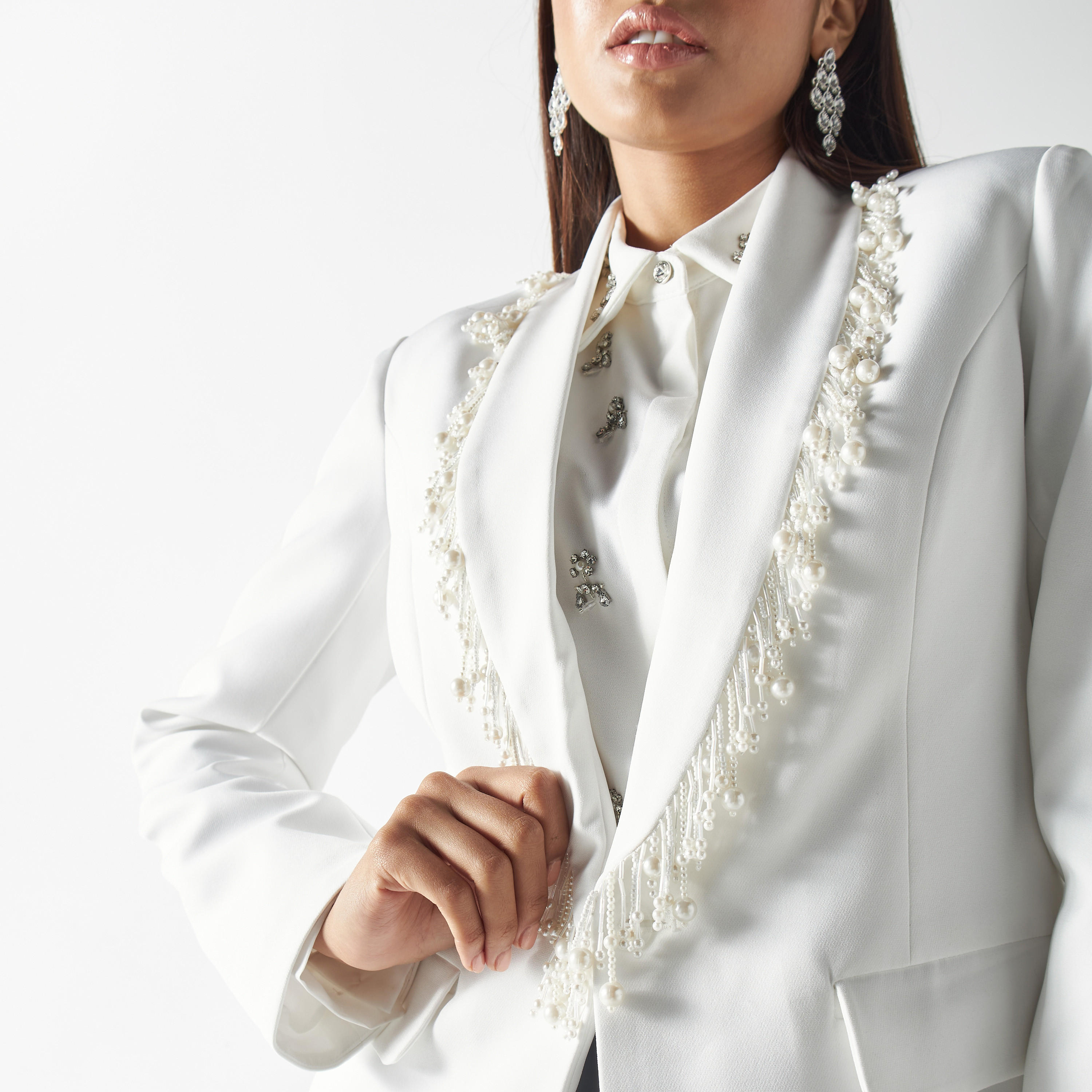هودي مزيّن بشرّابات ولؤلؤ مع أكمام طويلة من آيكونيك-women-clothing-coatsandjackets-blazers-image-4