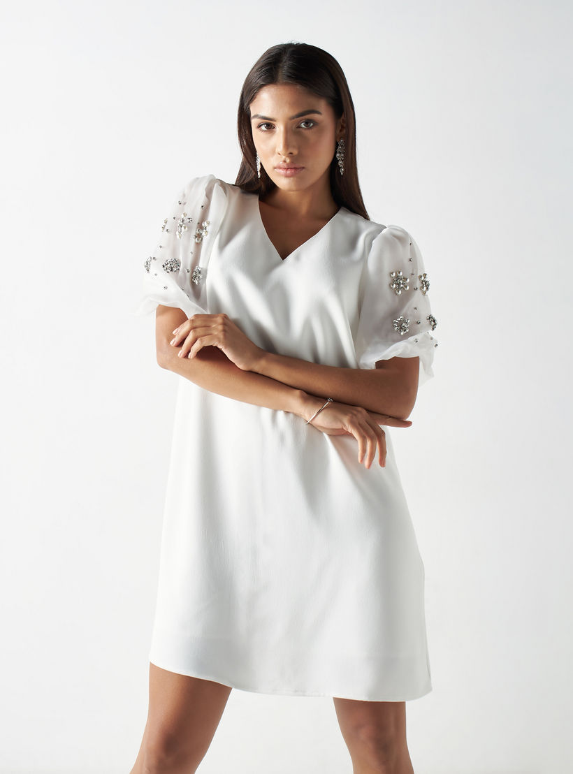 فستان ميدي بطبعات وياقة v وأكمام منفوخة من آيكونك-women-clothing-dresses-image-1