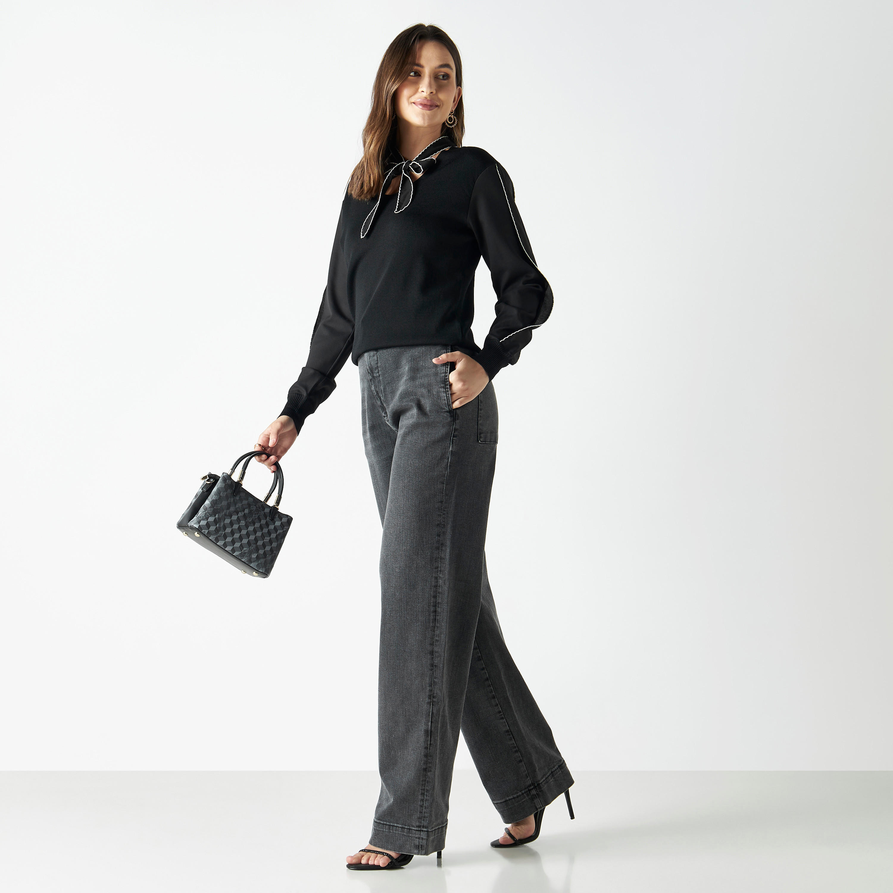 بلوزة بارزة الملمس بياقة فيونكة وأكمام طويلة-women-clothing-shirtsandblouses-blouses-image-2