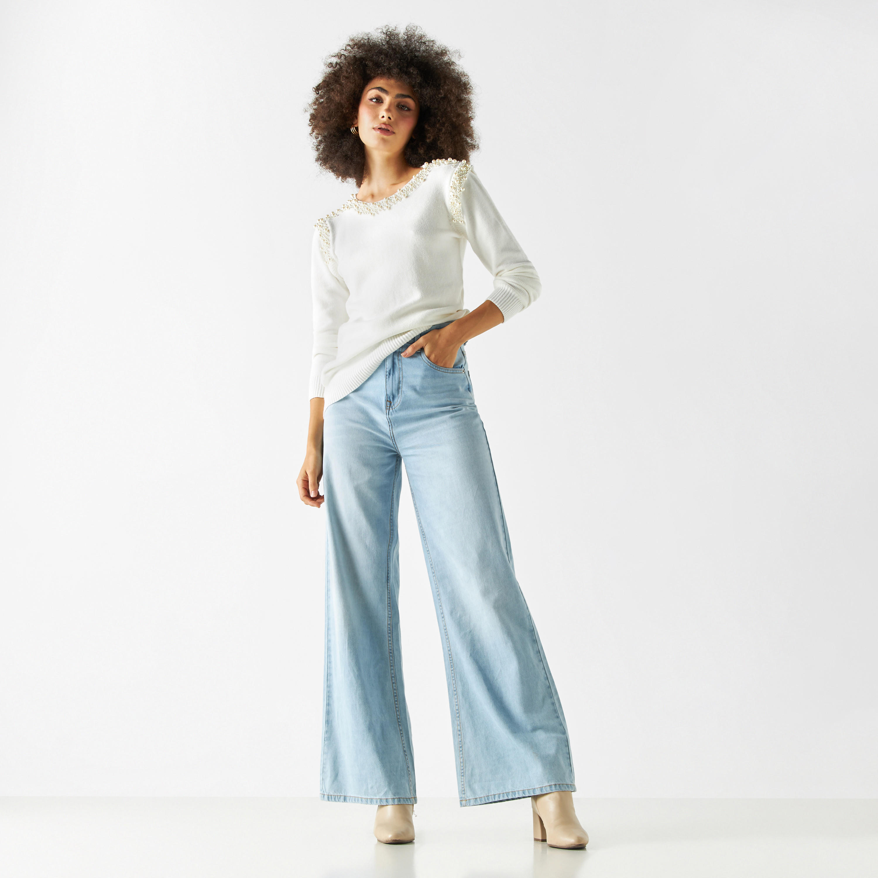 كنزة مزيّنة باللؤلؤ بياقة مستديرة وأكمام طويلة من آيكونيك-women-clothing-cardigansandjumpers-jumpers-image-2