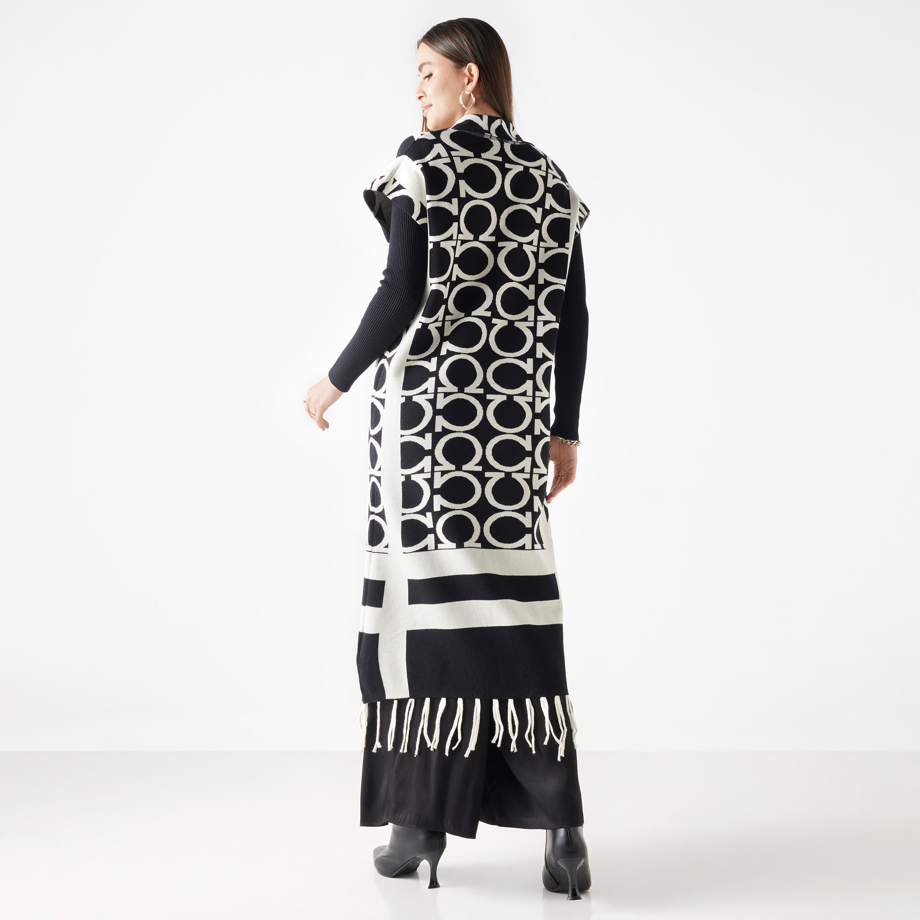 كارديجان طويل بارز الملمس بشراشيب من آيكونيك-women-winterwear-cardigansandjumpers-cardigans-image-3