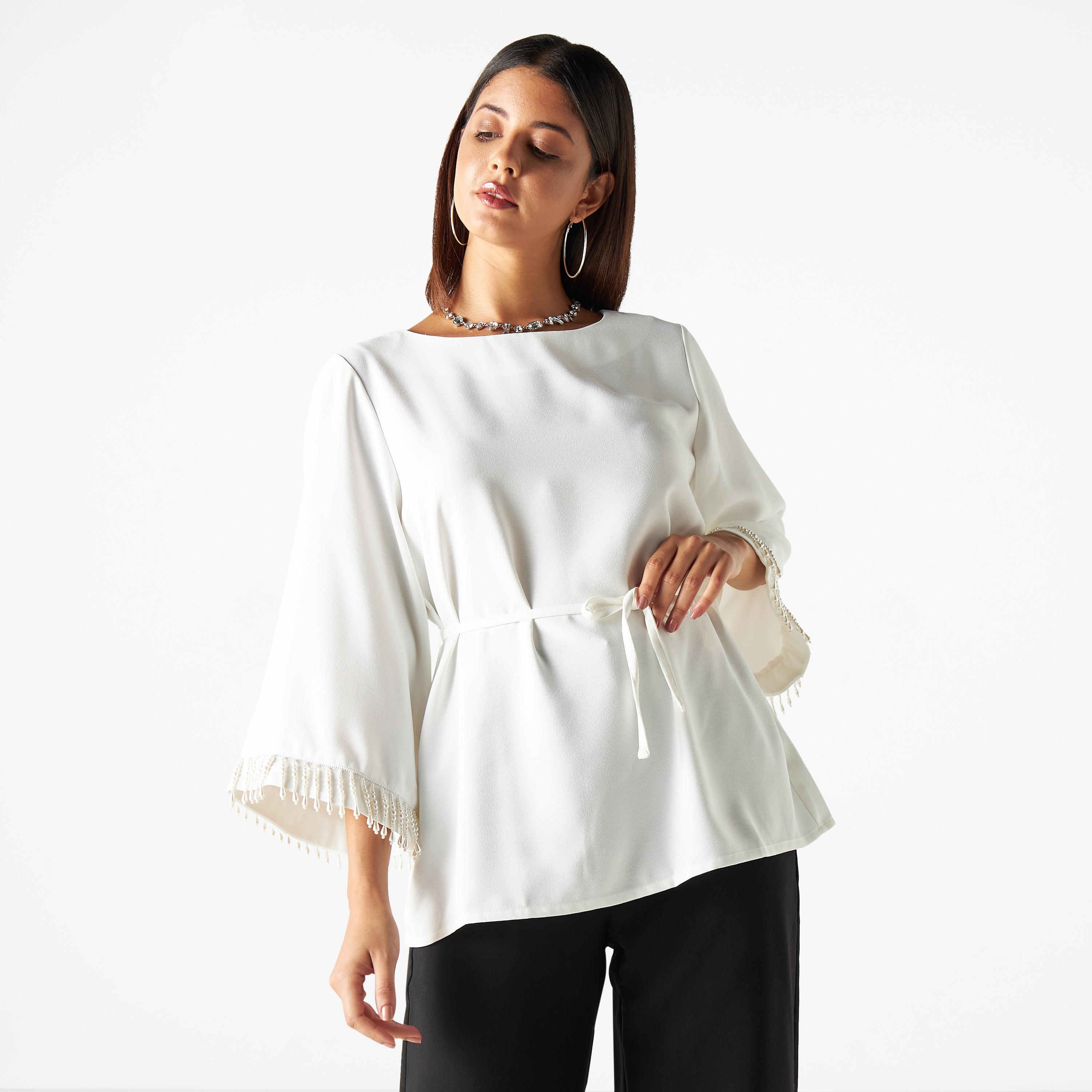 بلوزة بحزام ربط وشراشيب خرز من آيكونيك-women-clothing-shirtsandblouses-blouses-image-1