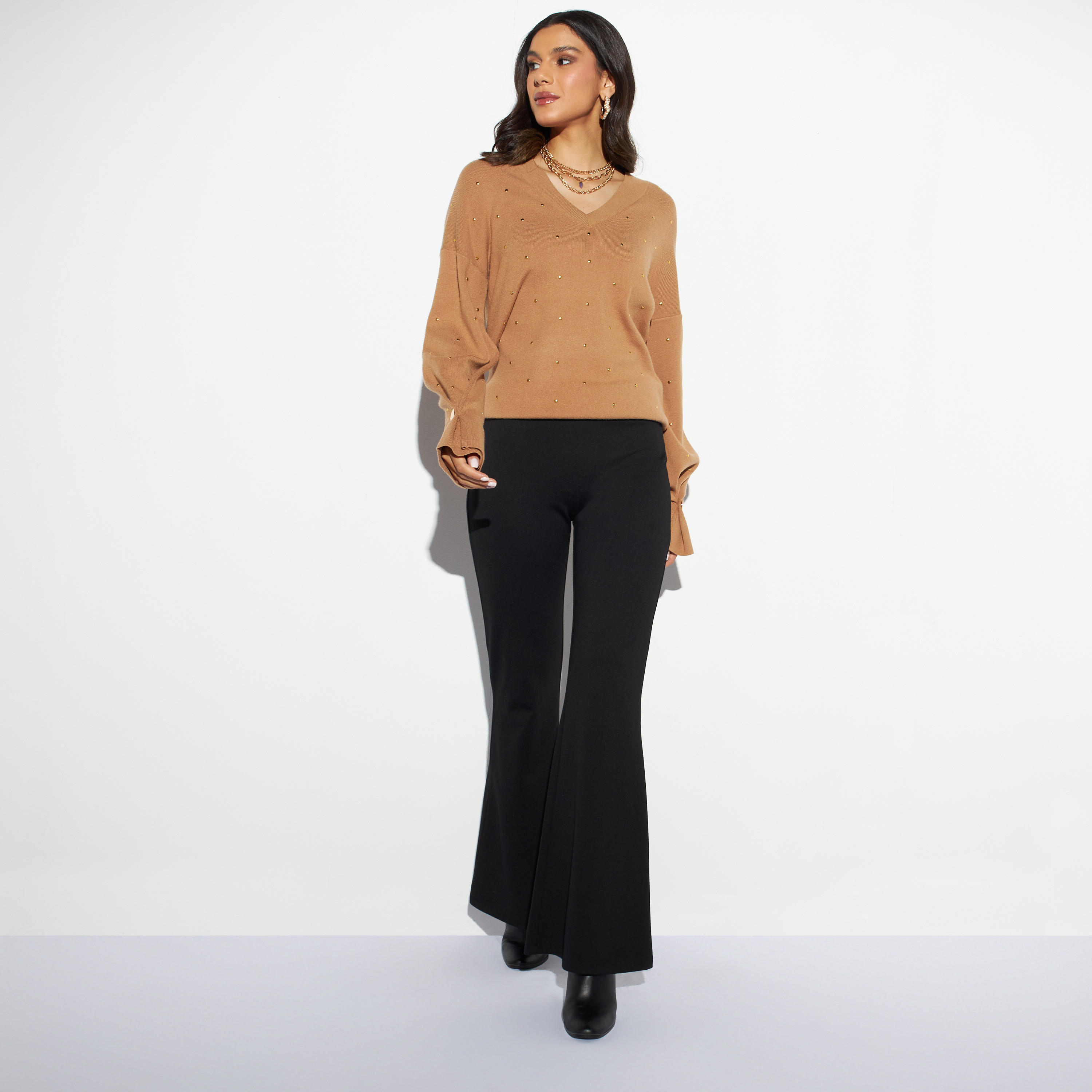 سترة مزخرفة بياقة V من آيكونك-women-clothing-cardigansandjumpers-jumpers-image-3