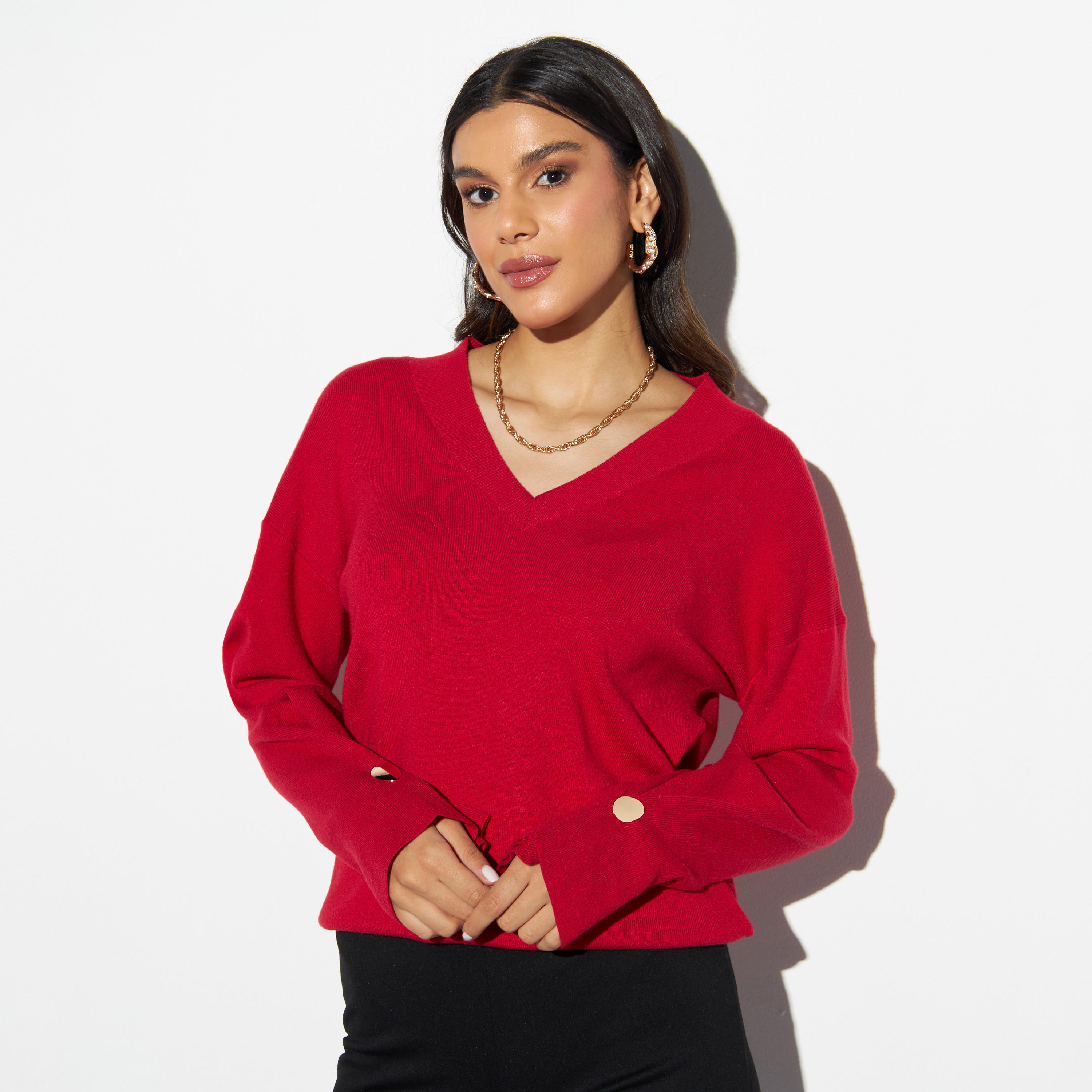 كنزة سادة بياقة v من آيكونك-women-clothing-cardigansandjumpers-jumpers-image-4