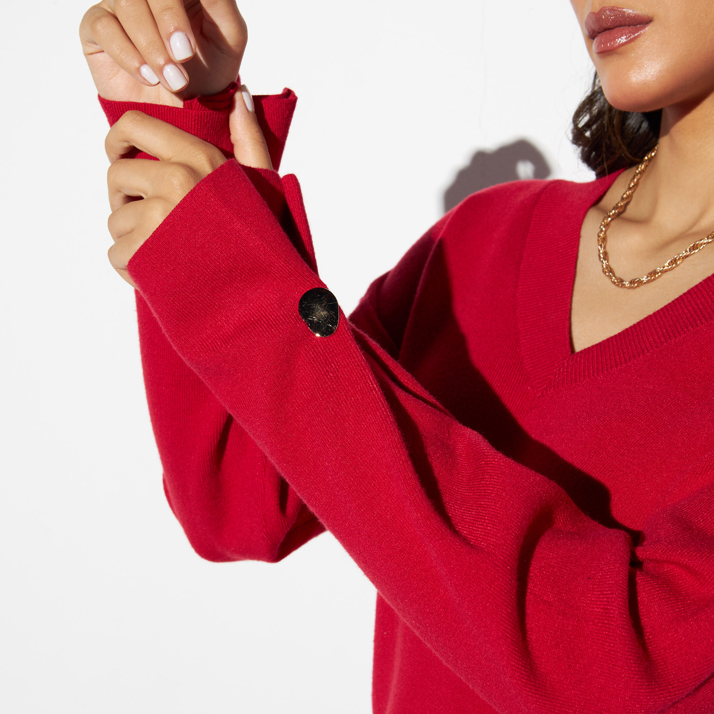 كنزة سادة بياقة v من آيكونك-women-clothing-cardigansandjumpers-jumpers-image-1