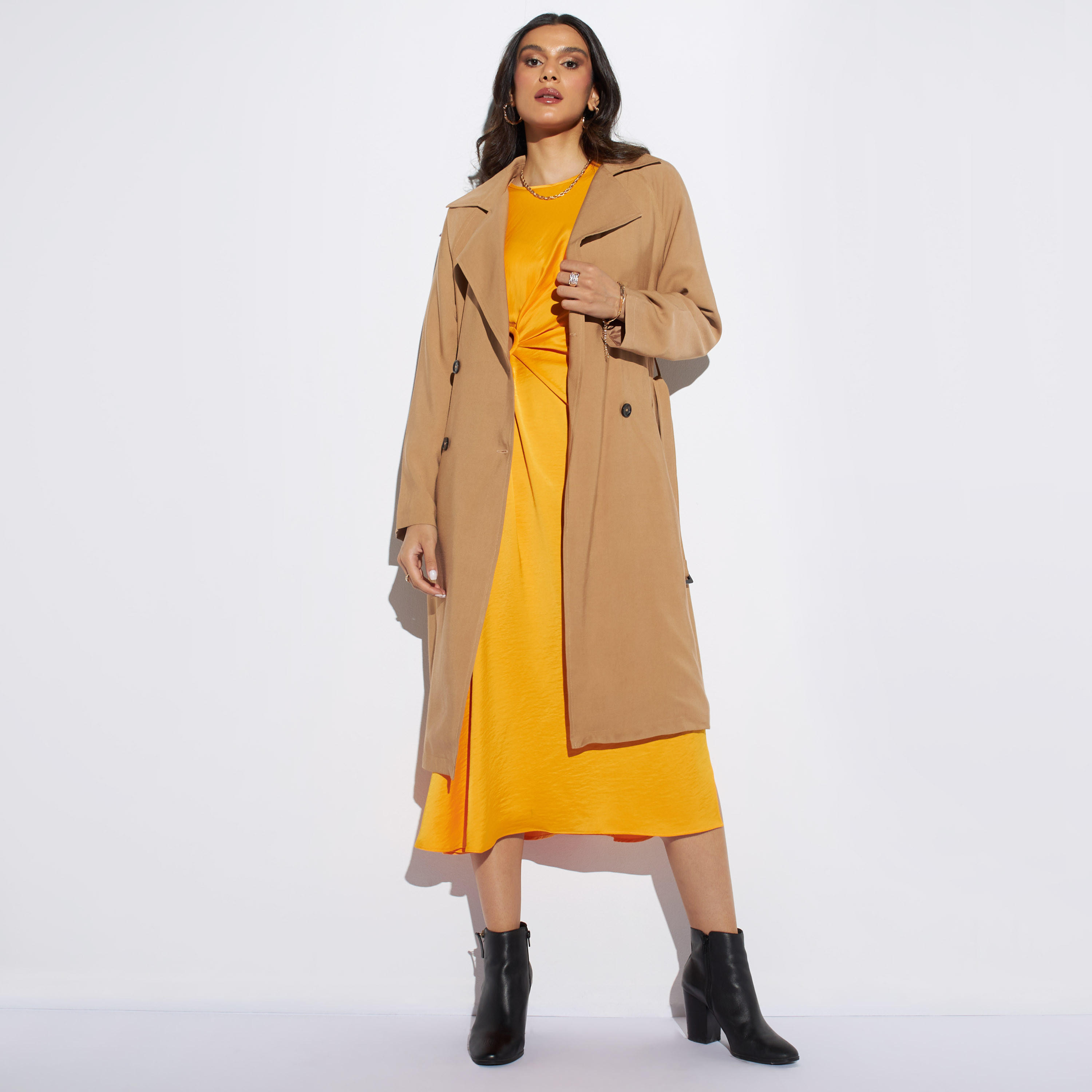 فستان إيه لاين ميدي سادة بأكمام منفوخة وتفاصيل مفرغة من آيكونيك-women-clothing-dresses-image-2