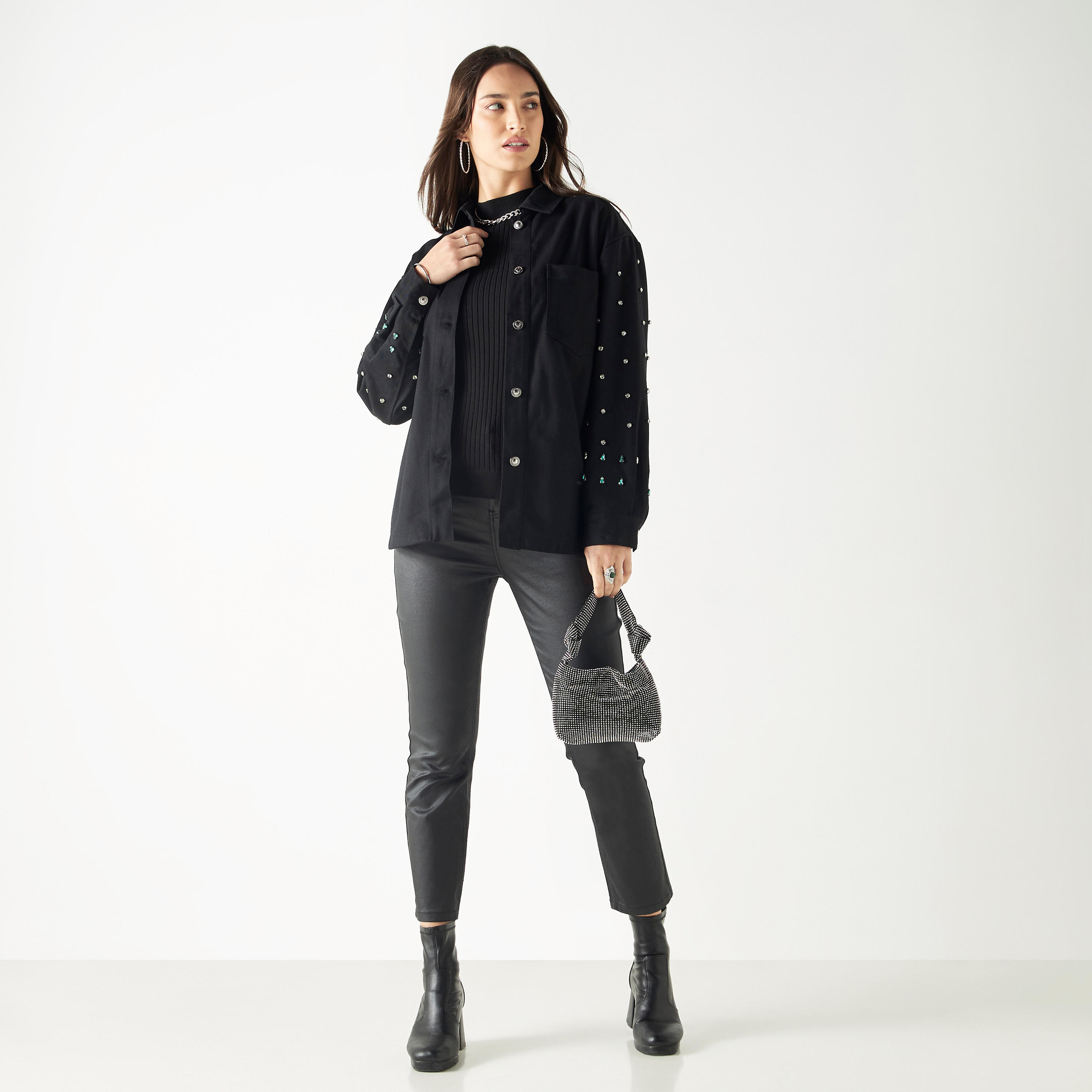 جاكيت مزيّن بياقة عادية وجيب من آيكونيك-women-winterwear-coatsandjackets-jackets-image-2