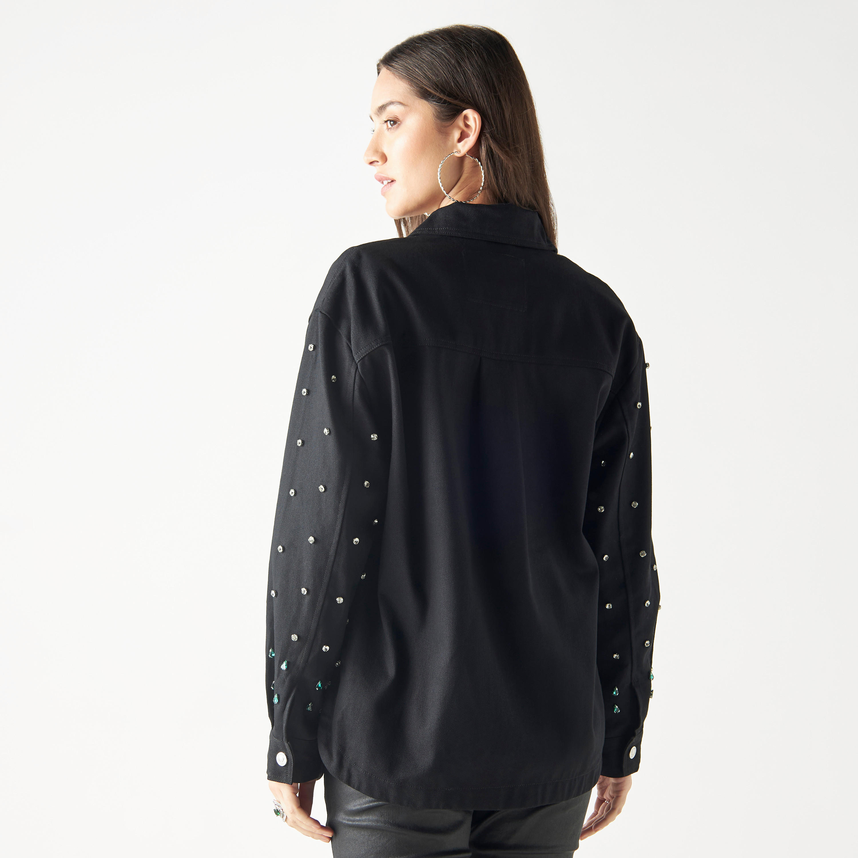 جاكيت مزيّن بياقة عادية وجيب من آيكونيك-women-winterwear-coatsandjackets-jackets-image-3