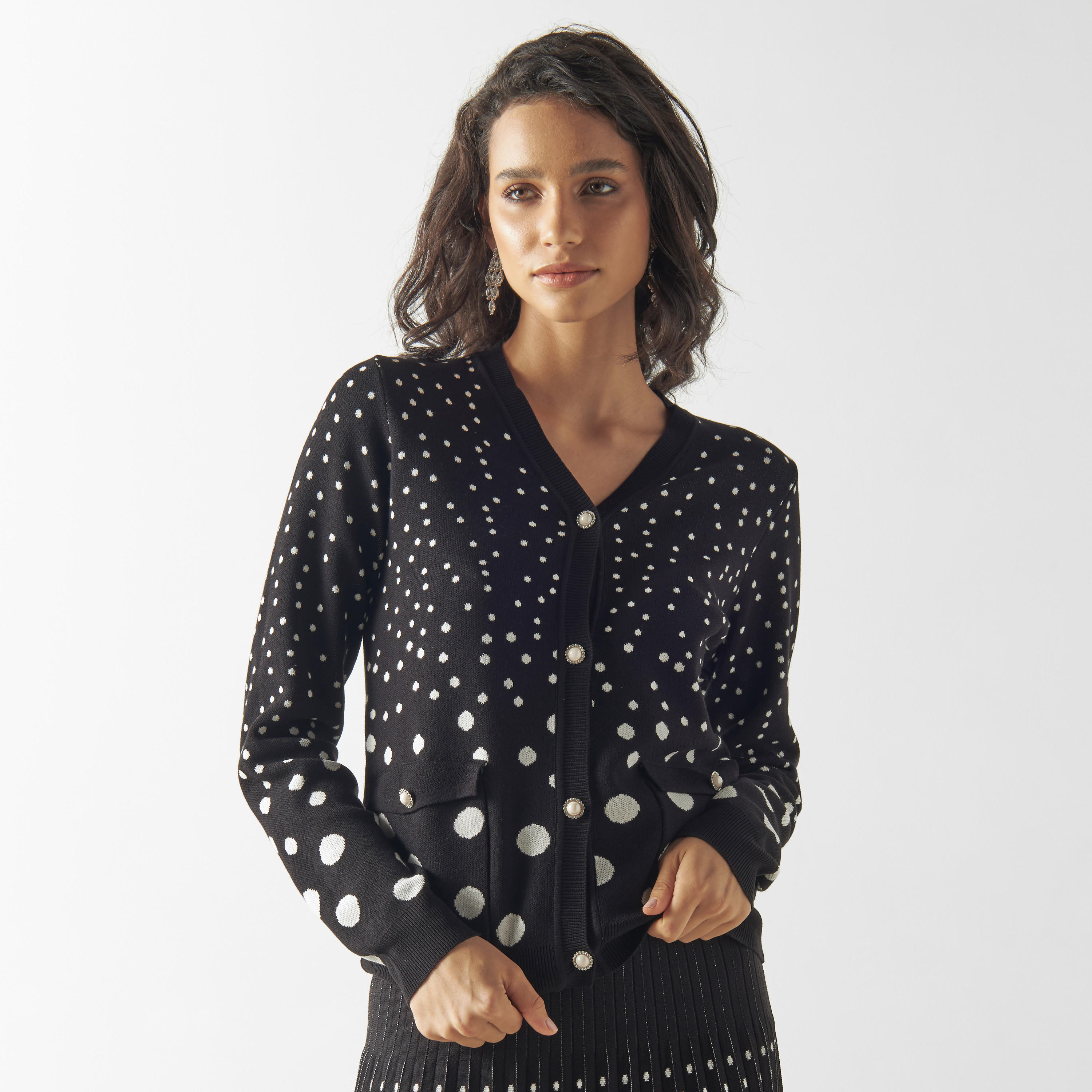 كارديجان بزر وتفاصيل منقطة من آيكونك-women-winterwear-cardigansandjumpers-cardigans-image-1