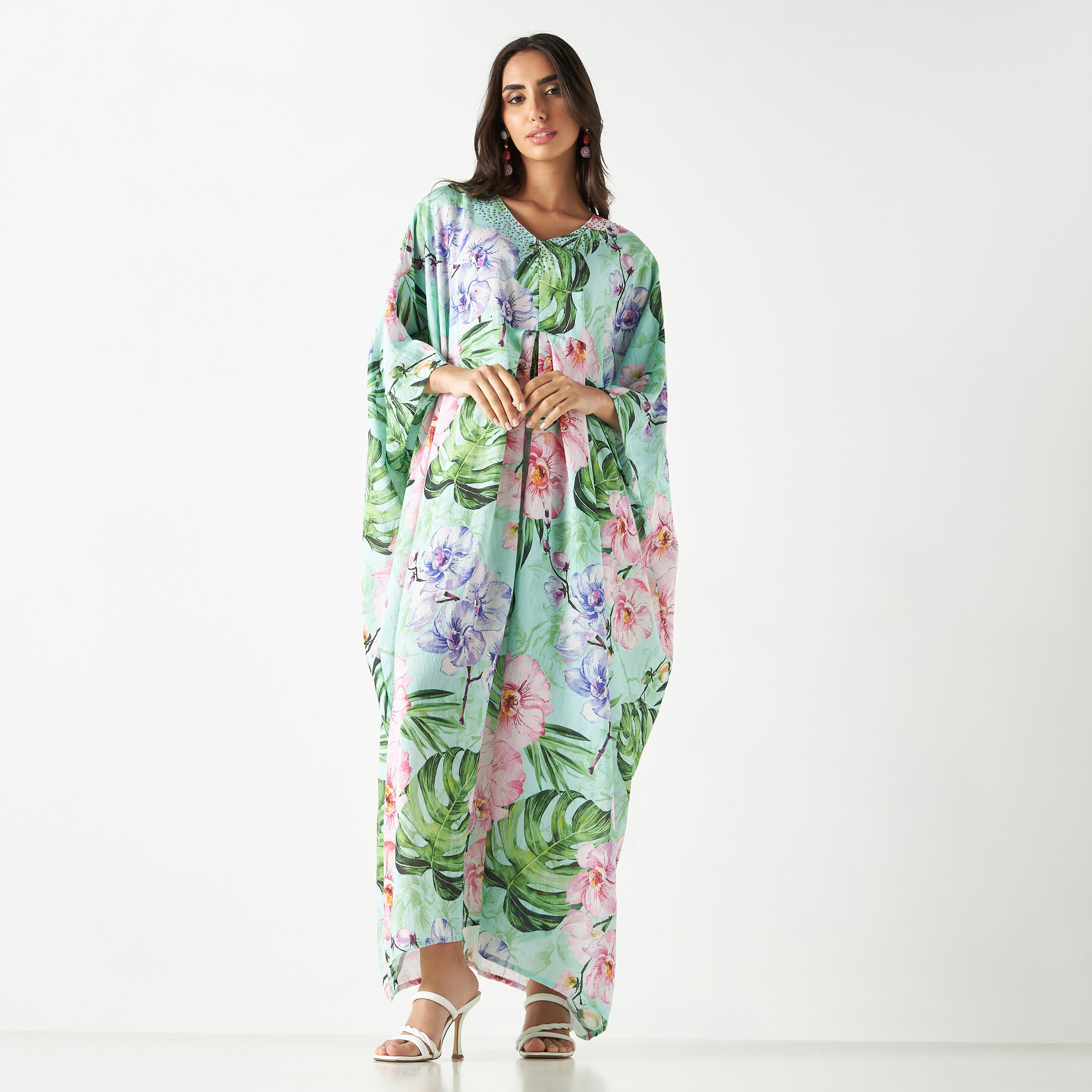 فستان قفطان بياقة V وطبعات من آيكونيك-women-clothing-dresses-image-1