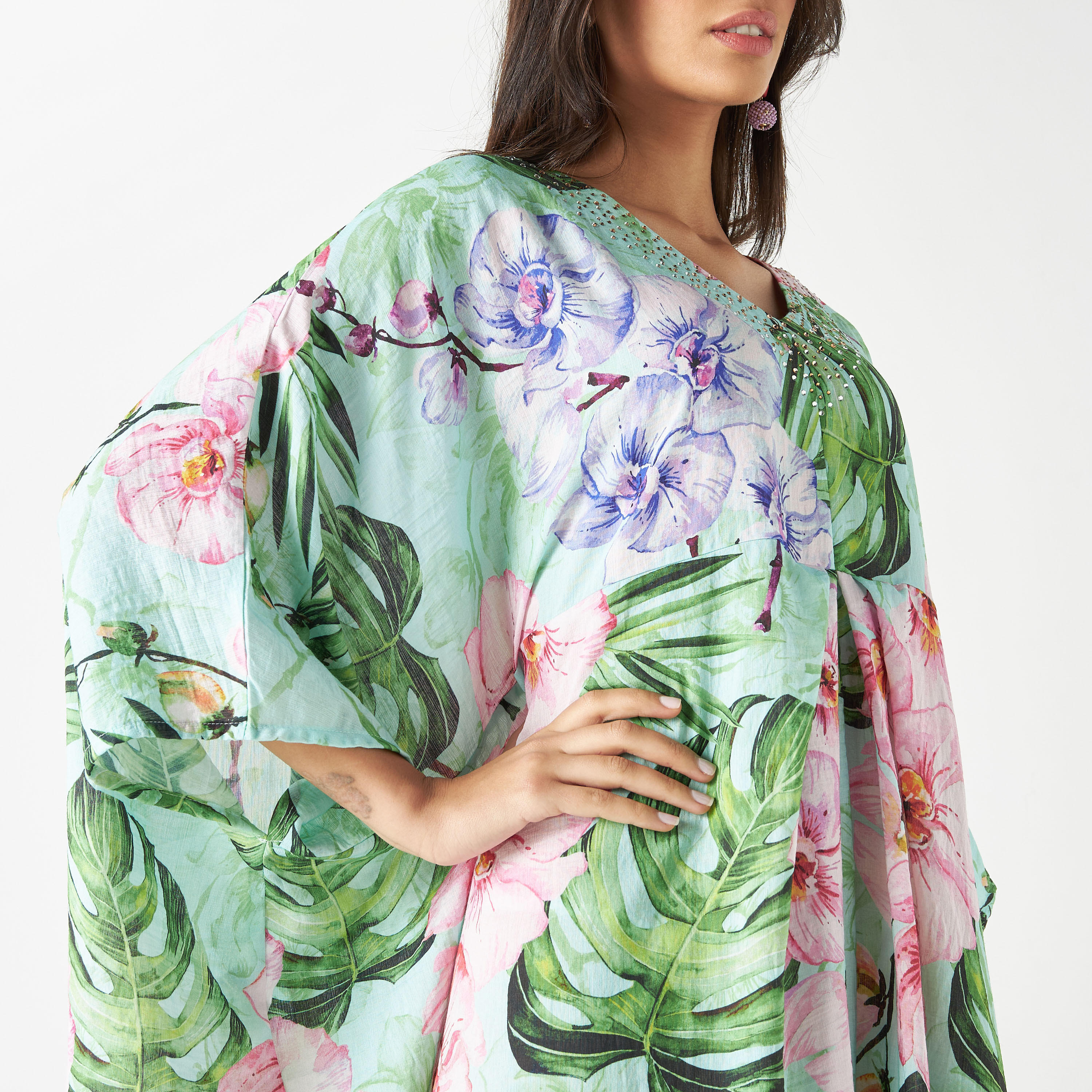فستان قفطان بياقة V وطبعات من آيكونيك-women-clothing-dresses-image-5