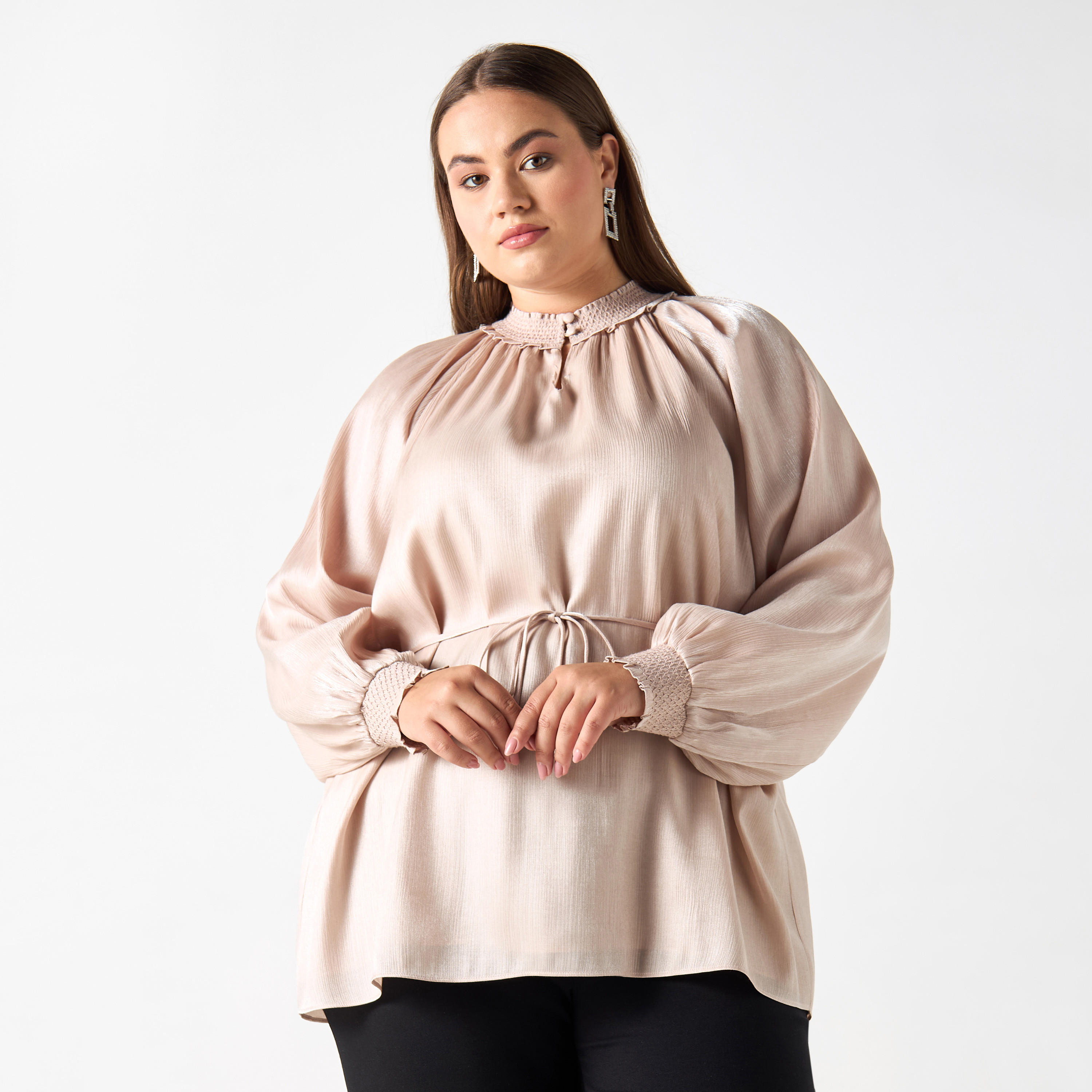 بلوزة بارزة الملمس بياقة عالية ومقاس كبير وحزام ربط-women-clothing-shirtsandblouses-blouses-image-4