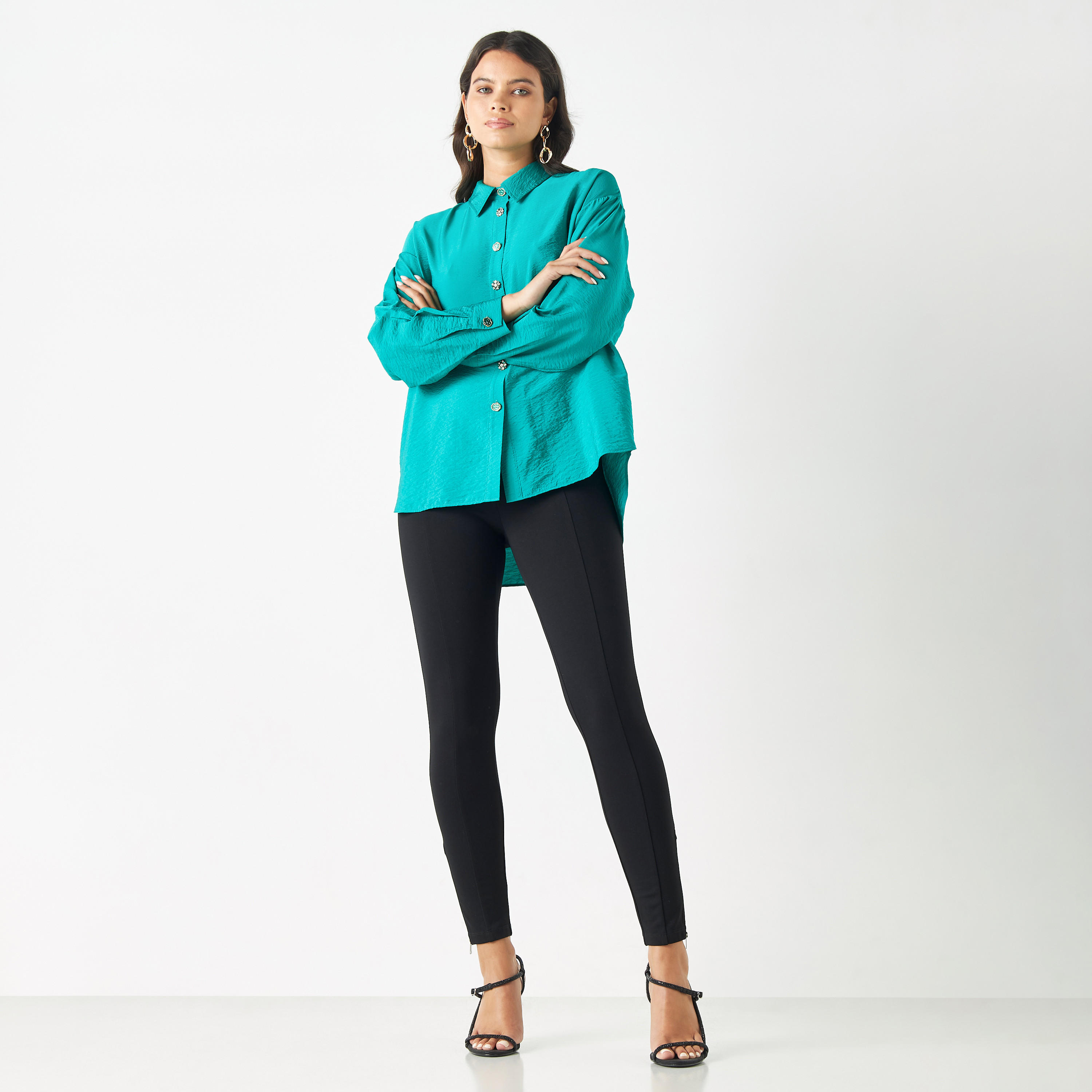 قميص سادة بأكمام طويلة وأزرار مزينة من آيكونيك-women-clothing-shirtsandblouses-shirts-image-2