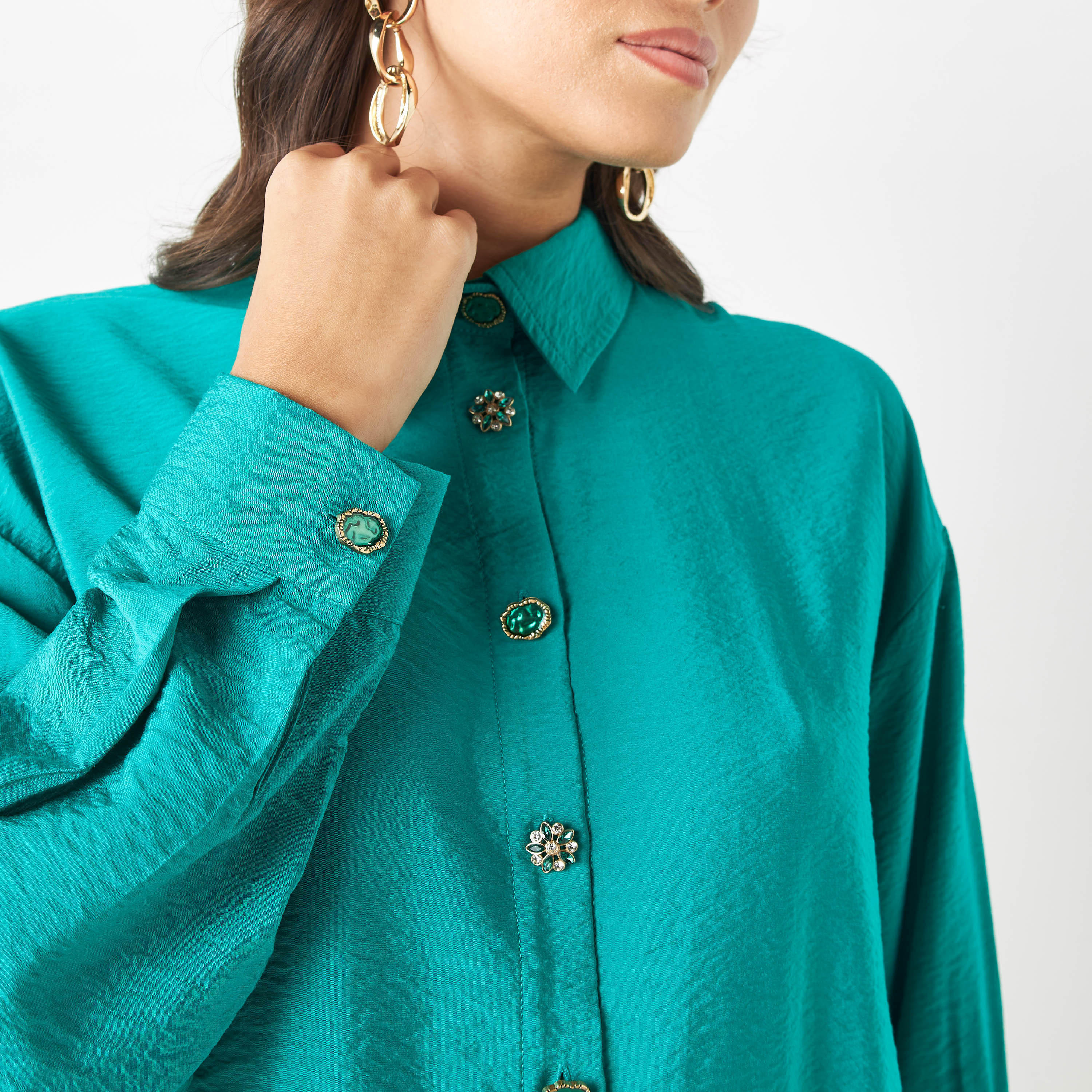 قميص سادة بأكمام طويلة وأزرار مزينة من آيكونيك-women-clothing-shirtsandblouses-shirts-image-4