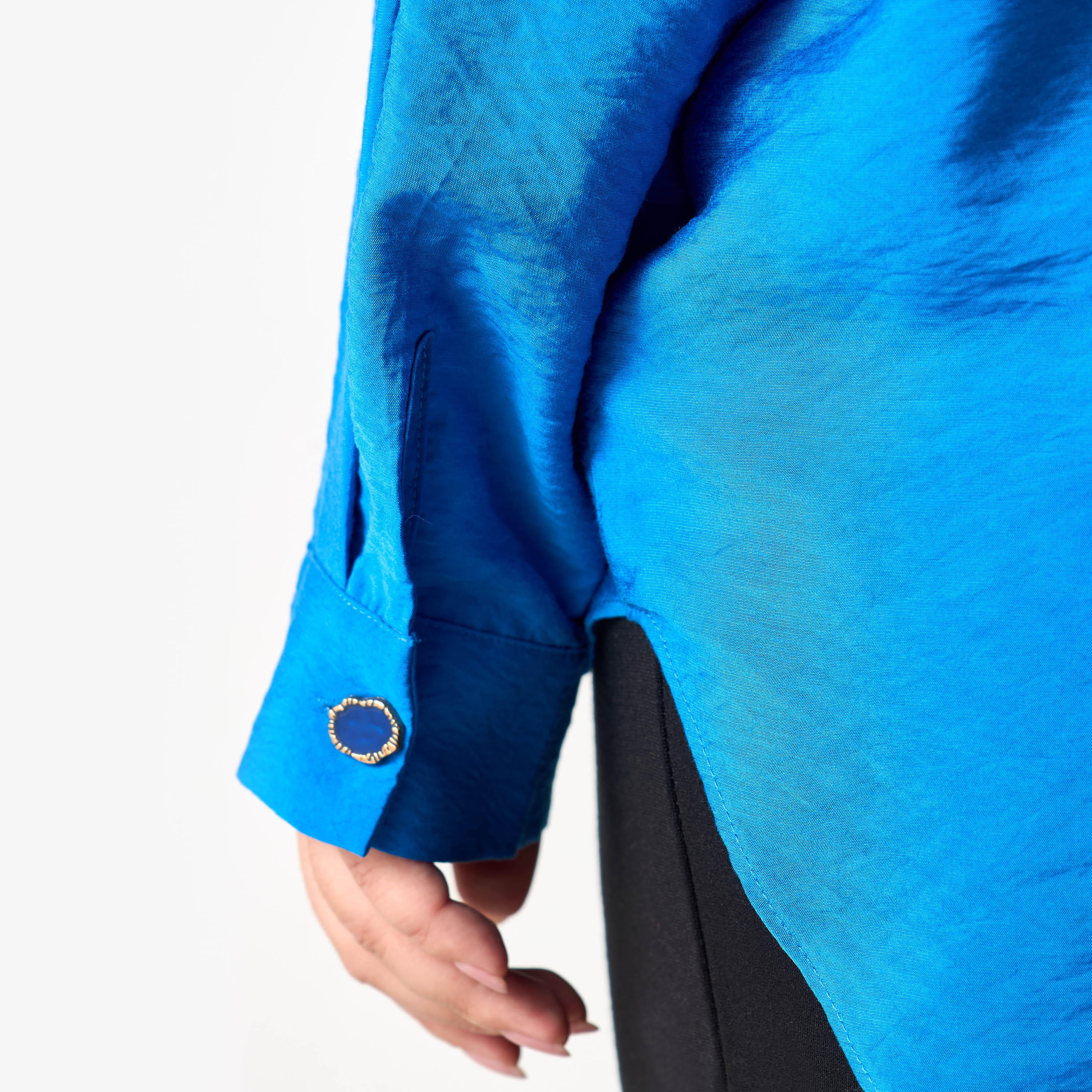 قميص مقاس واسع بارز الملمس بأكمام طويلة من آيكونيك-women-clothing-shirtsandblouses-blouses-image-5