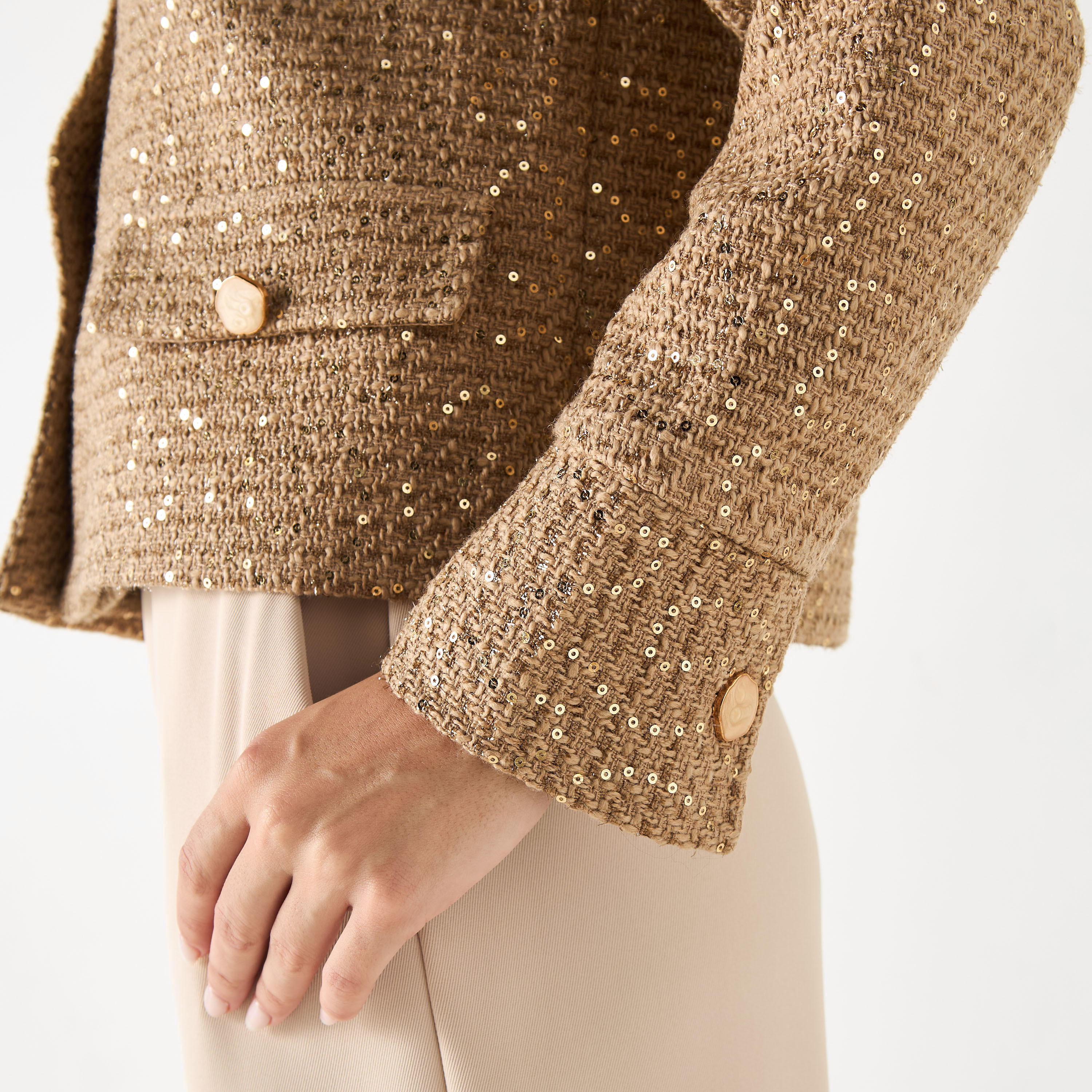 جاكيت مزين بأكمام طويلة وأزرار إغلاق من آيكونيك-women-winterwear-coatsandjackets-jackets-image-1