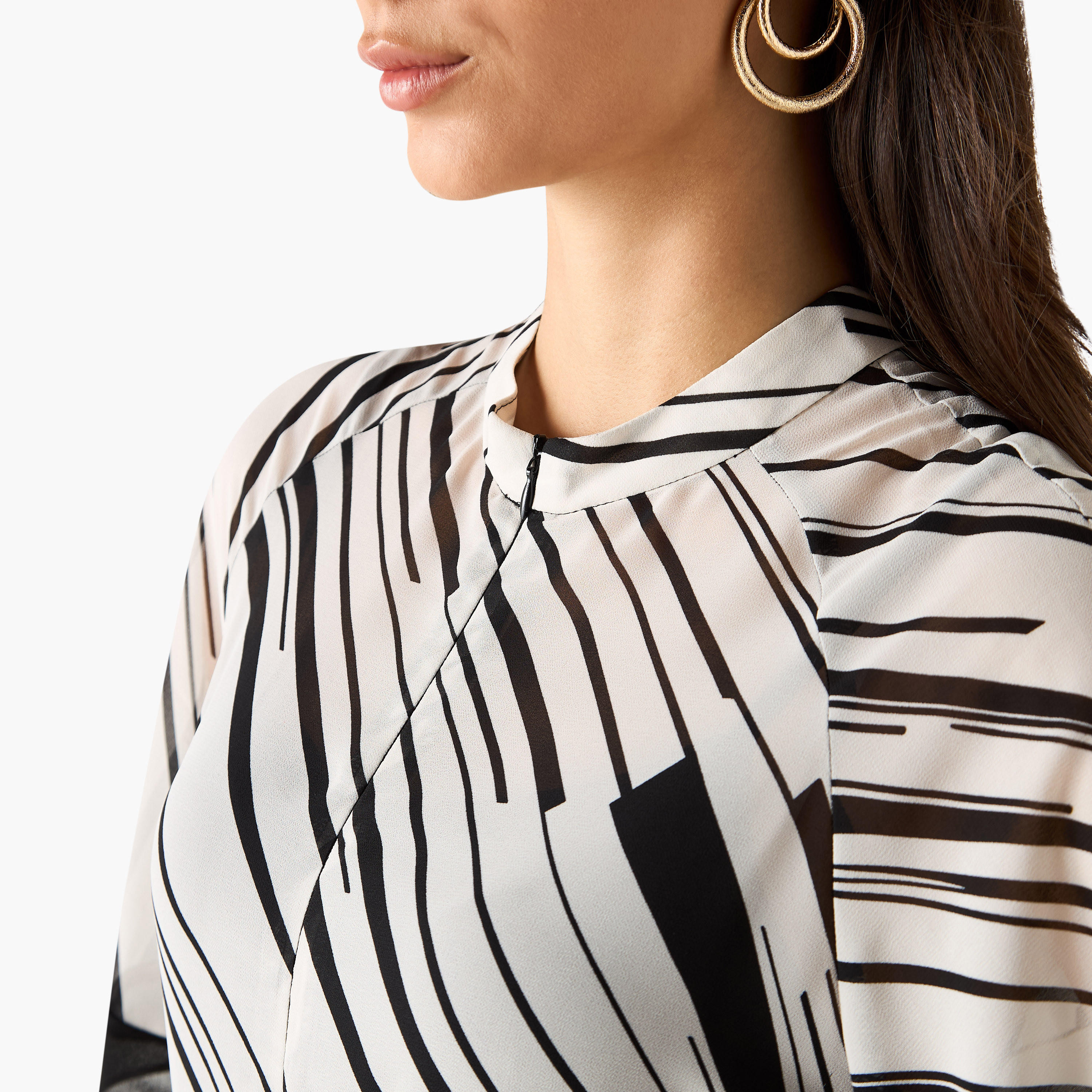 فستان ميدي إيه لاين بياقة بفيونكة وطبعات-women-clothing-dresses-image-8