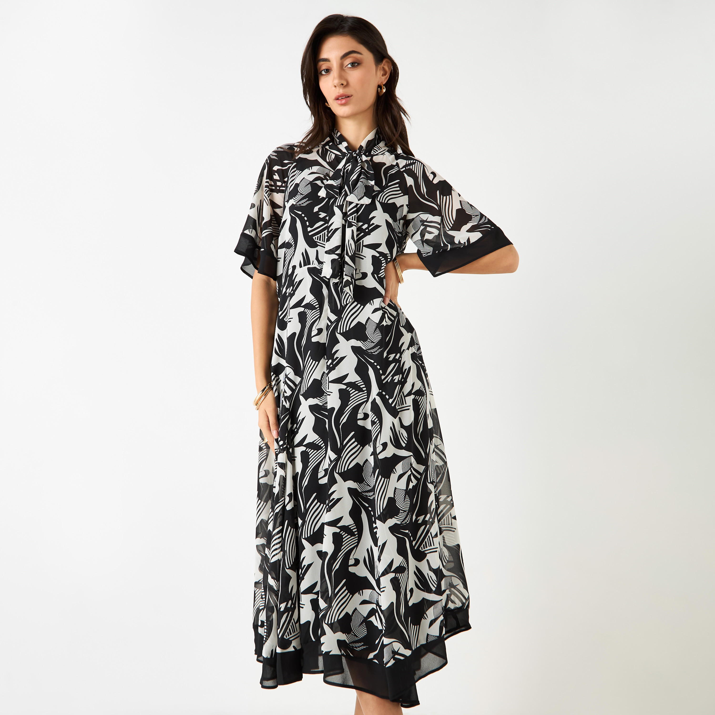 فستان ميدي إيه لاين بياقة بفيونكة وطبعات-women-clothing-dresses-image-1