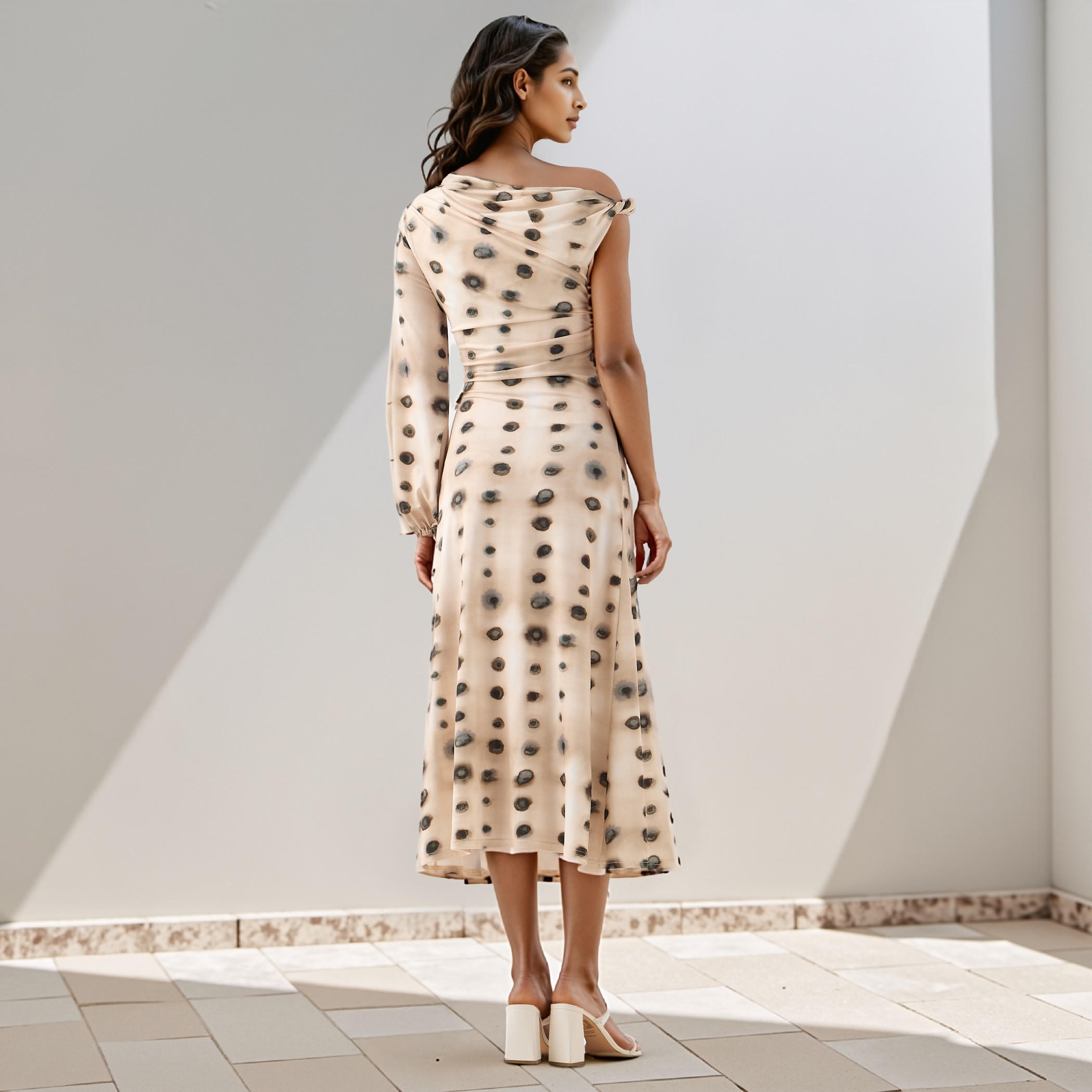 فستان بكتف واحد وتفاصيل منسدلة وطبعات من آيكونيك-women-clothing-dresses-image-3
