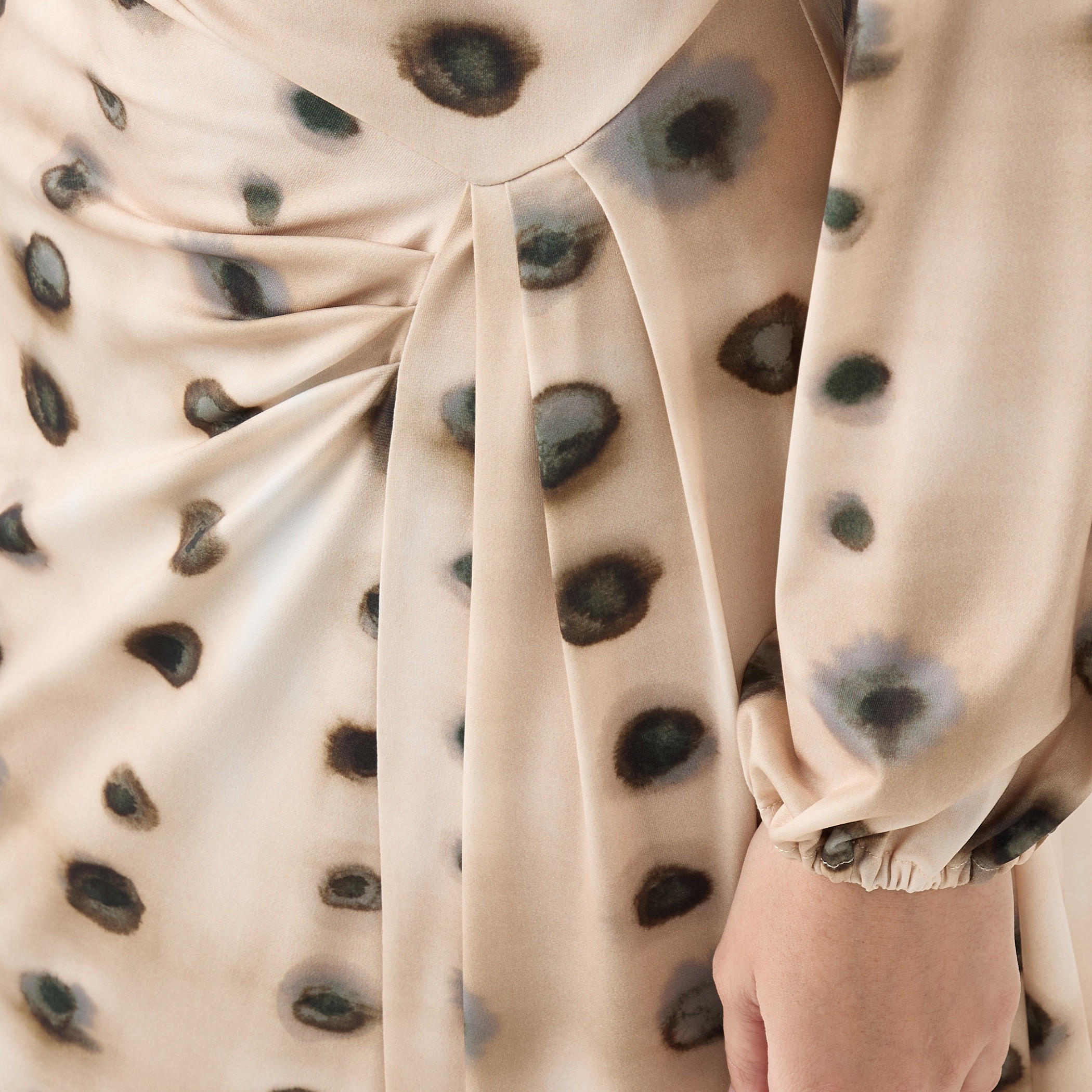 فستان بكتف واحد وتفاصيل منسدلة وطبعات من آيكونيك-women-clothing-dresses-image-5