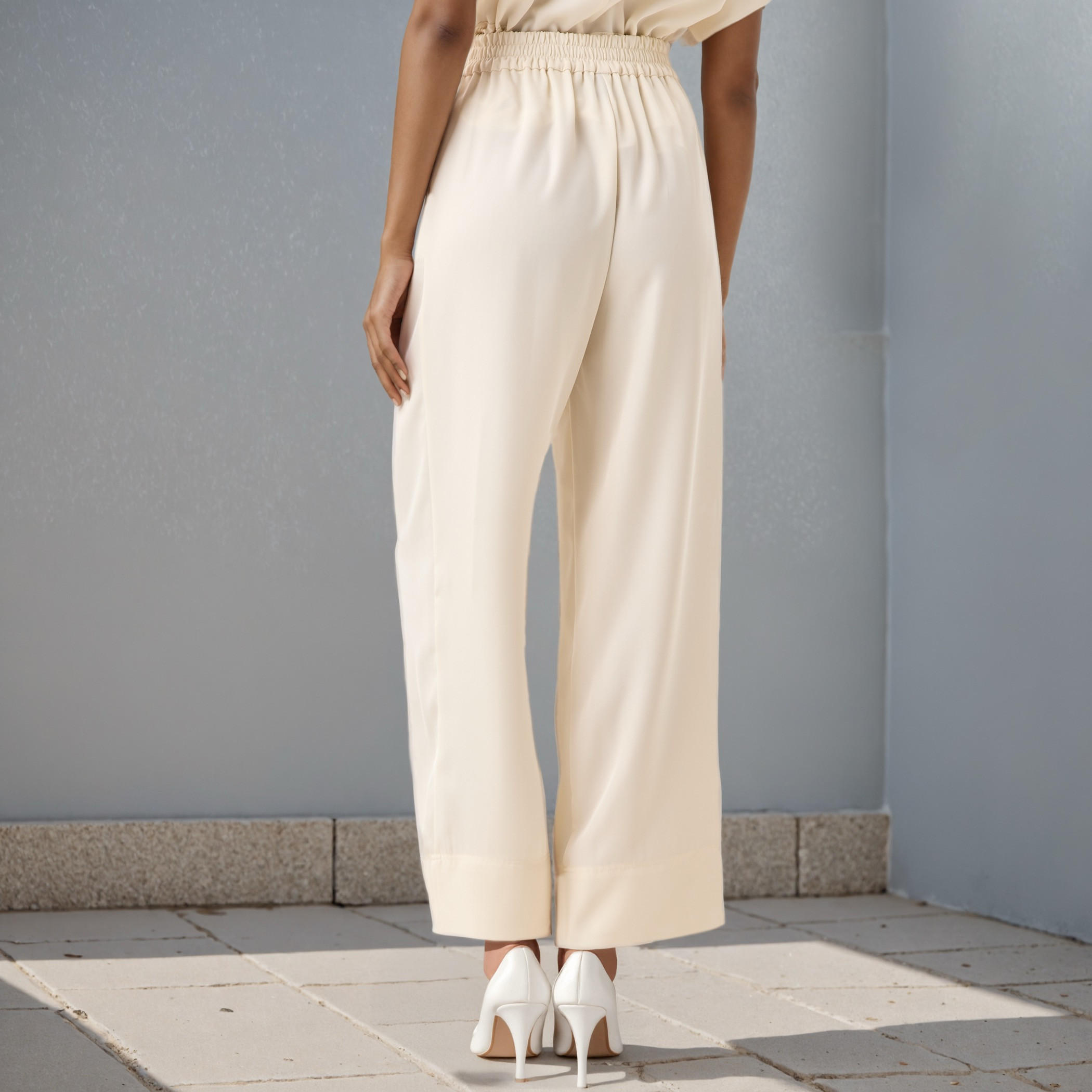 بنطلون بخصر مطاطي وجيوب من أيكونيك-women-clothing-bottoms-trousers-image-3