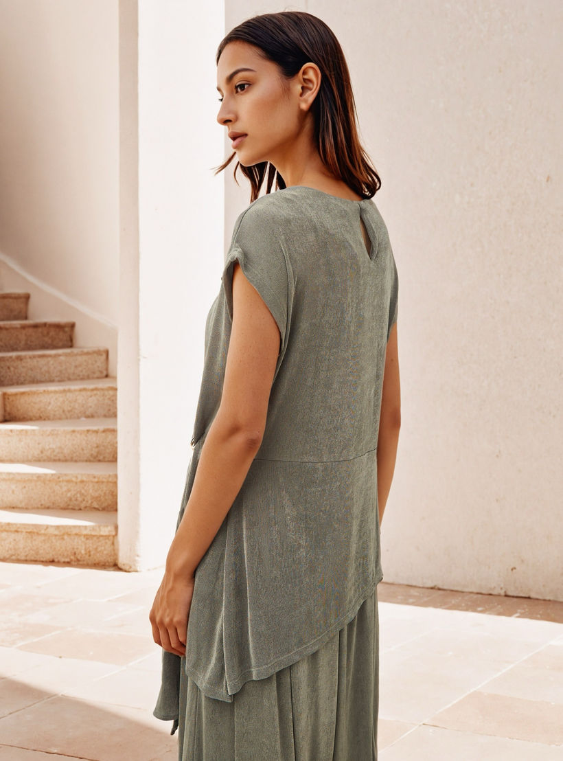 بلوزة درابيه بزينة مشبك من أيكونيك-women-clothing-shirtsandblouses-blouses-image-3