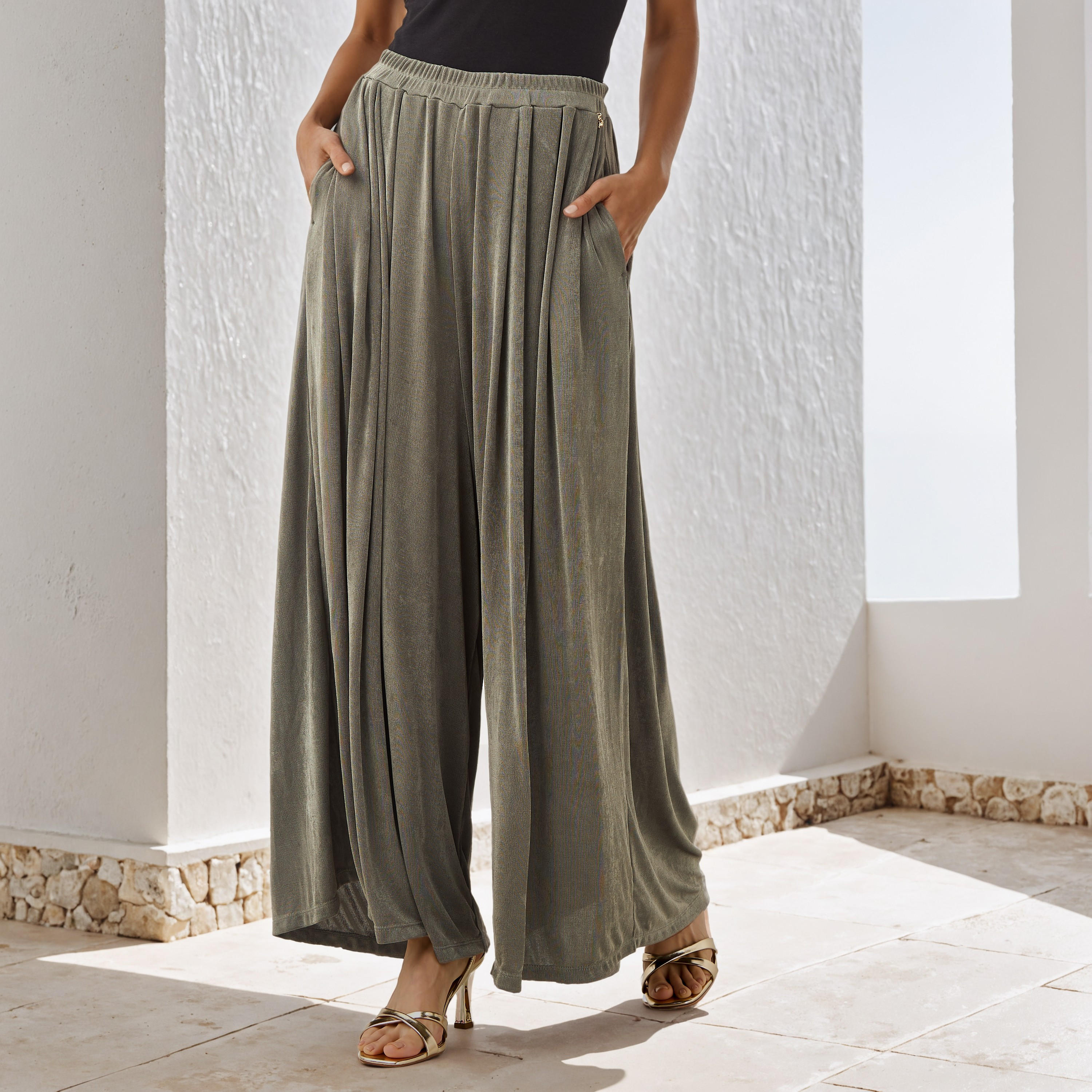 بنطلون واسع الساقين بخصر مطاطي من أيكونيك-women-clothing-bottoms-trousers-image-5