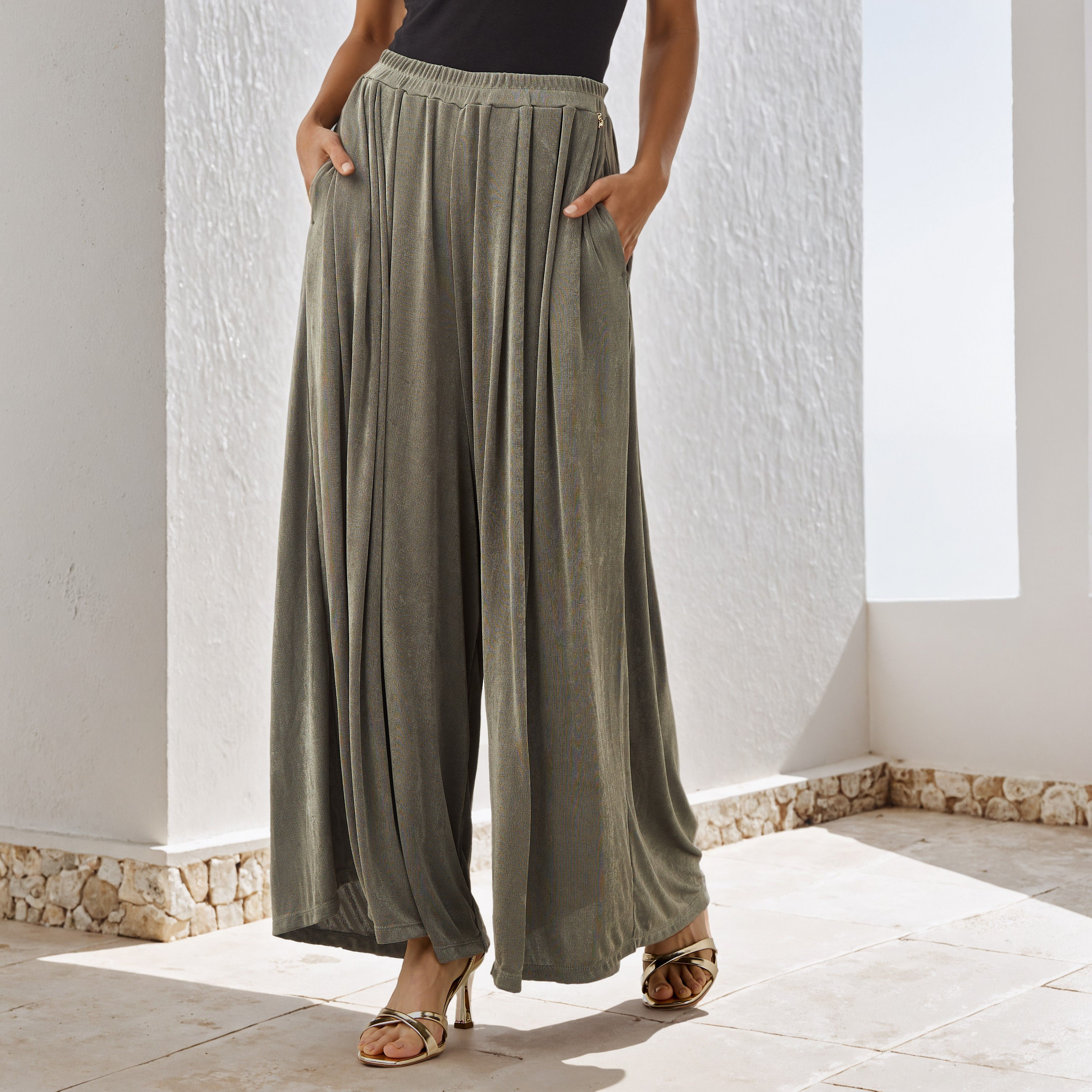 بنطلون بقصة مريحة منسدلة وخصر مرن من آيكونيك-women-clothing-trousers-image-1