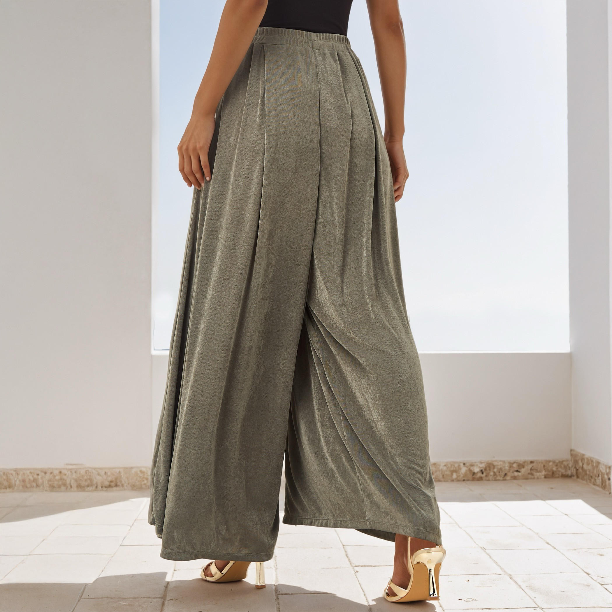 بنطلون واسع الساقين بخصر مطاطي من أيكونيك-women-clothing-bottoms-trousers-image-3