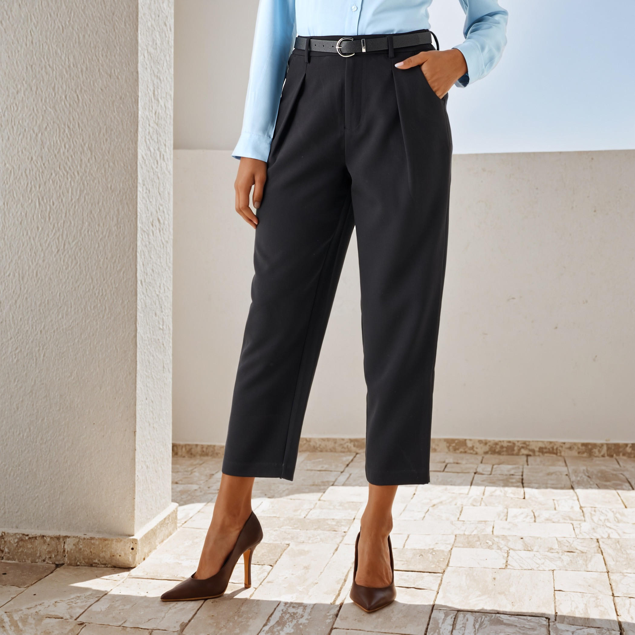 بنطلون واسع الساق بقصة عادية وحزام مع جيوب من آيكونيك-women-clothing-bottoms-trousers-image-1