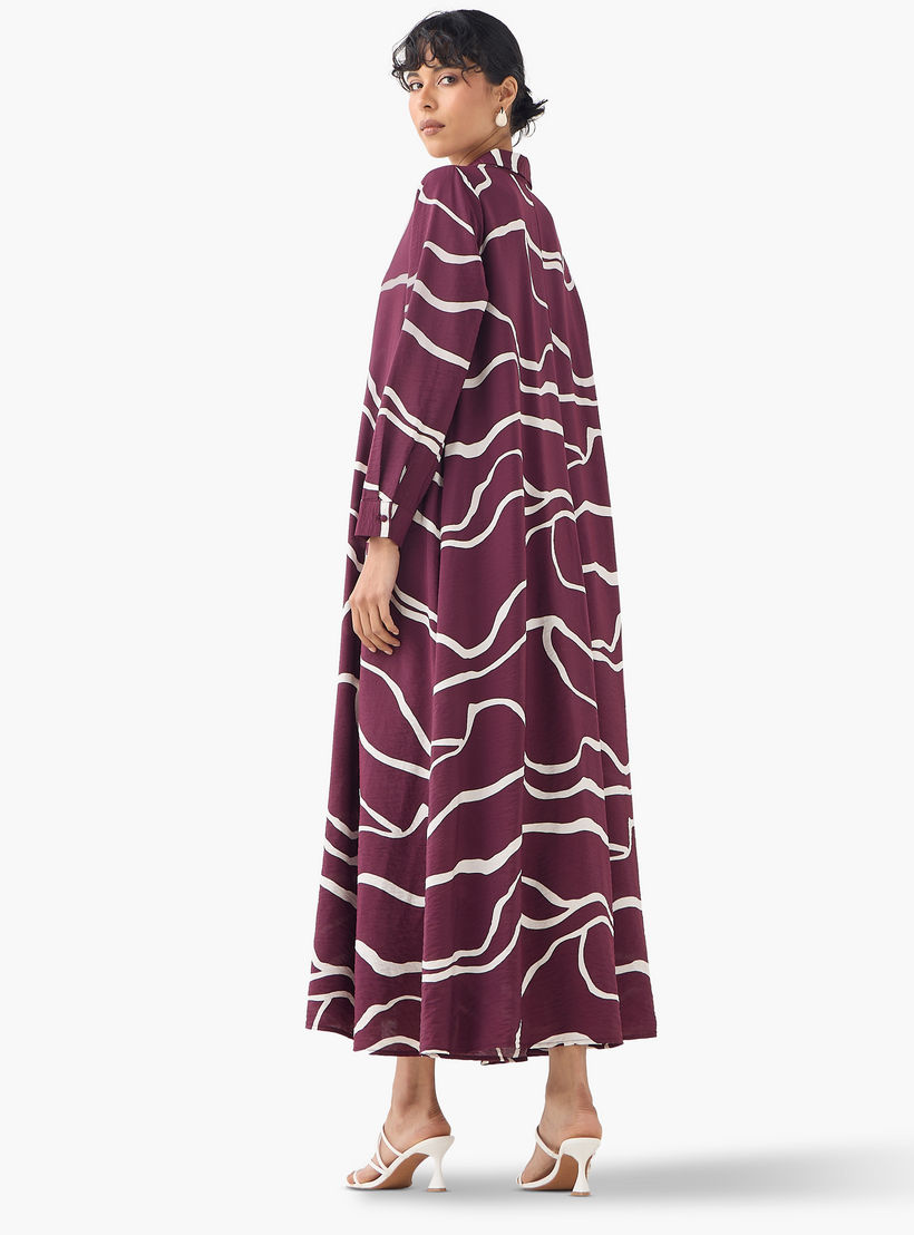 فستان ماكسي فضفاض بياقة عادية وأكمام طويلة وطبعات من آيكونيك-women-clothing-dresses-image-1