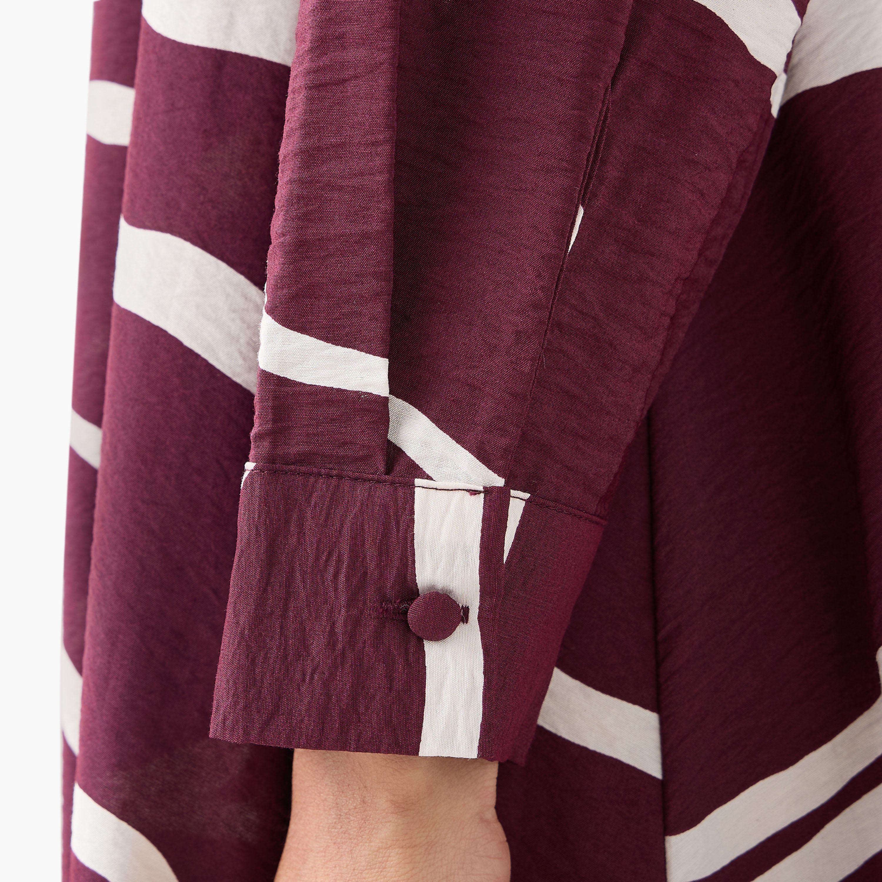 فستان ماكسي فضفاض بياقة عادية وأكمام طويلة وطبعات من آيكونيك-women-clothing-dresses-image-5
