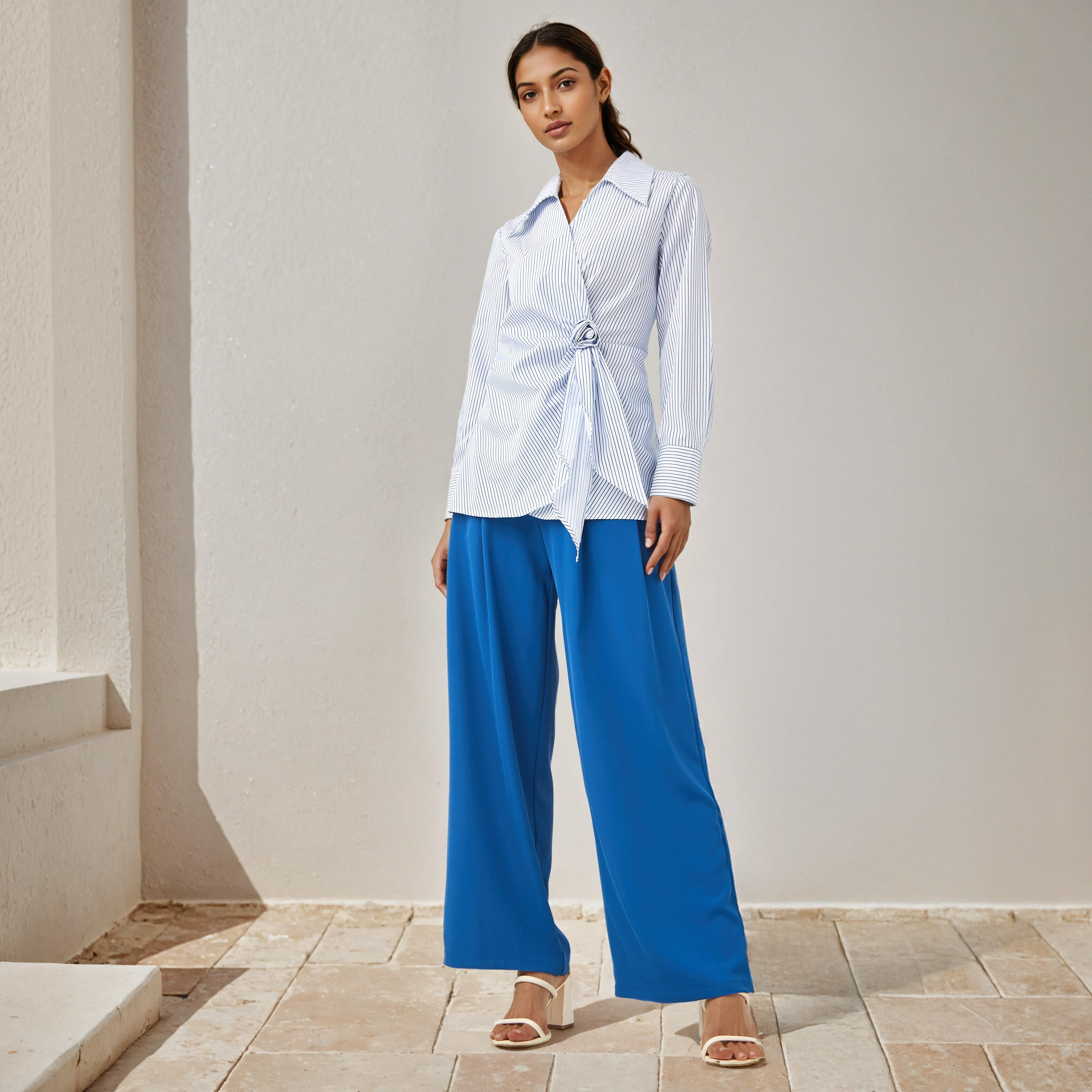 بلوزة قطن ملفوفة مقلّمة بتفاصيل وردة من آيكونيك-women-clothing-shirtsandblouses-blouses-image-2