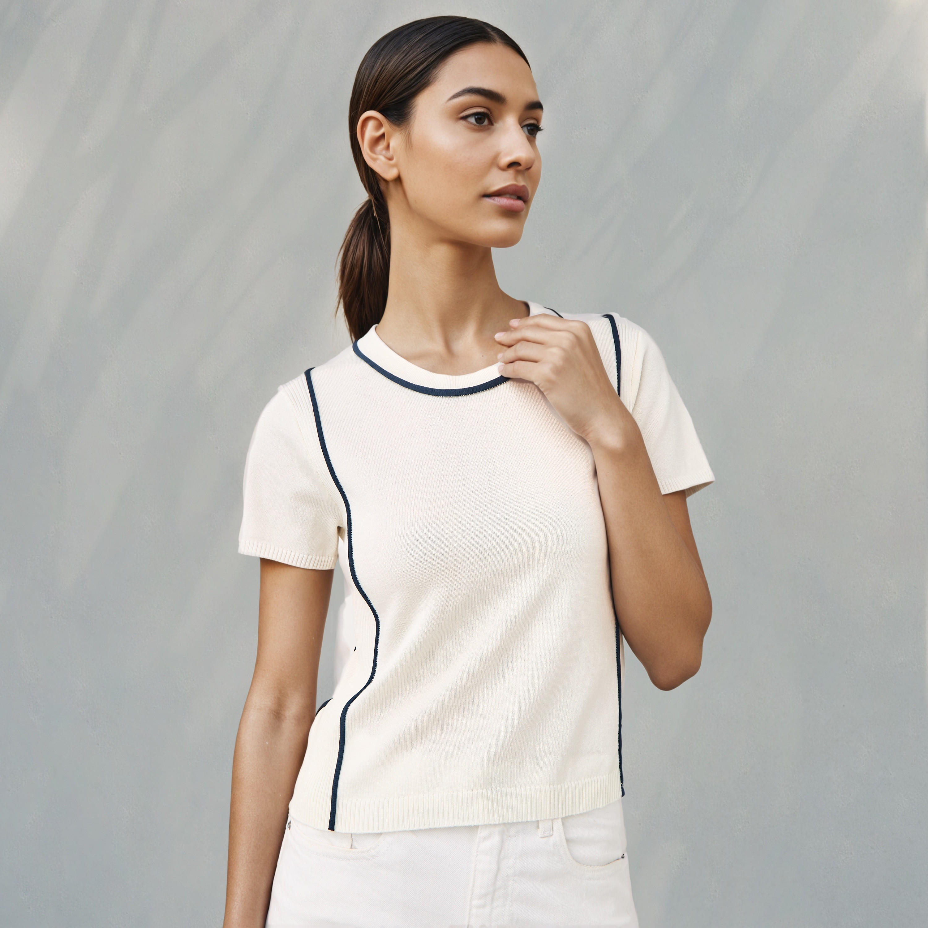 تيشيرت مضلع بخيوط بارزة من أيكونيك-women-clothing-tshirts-image-1