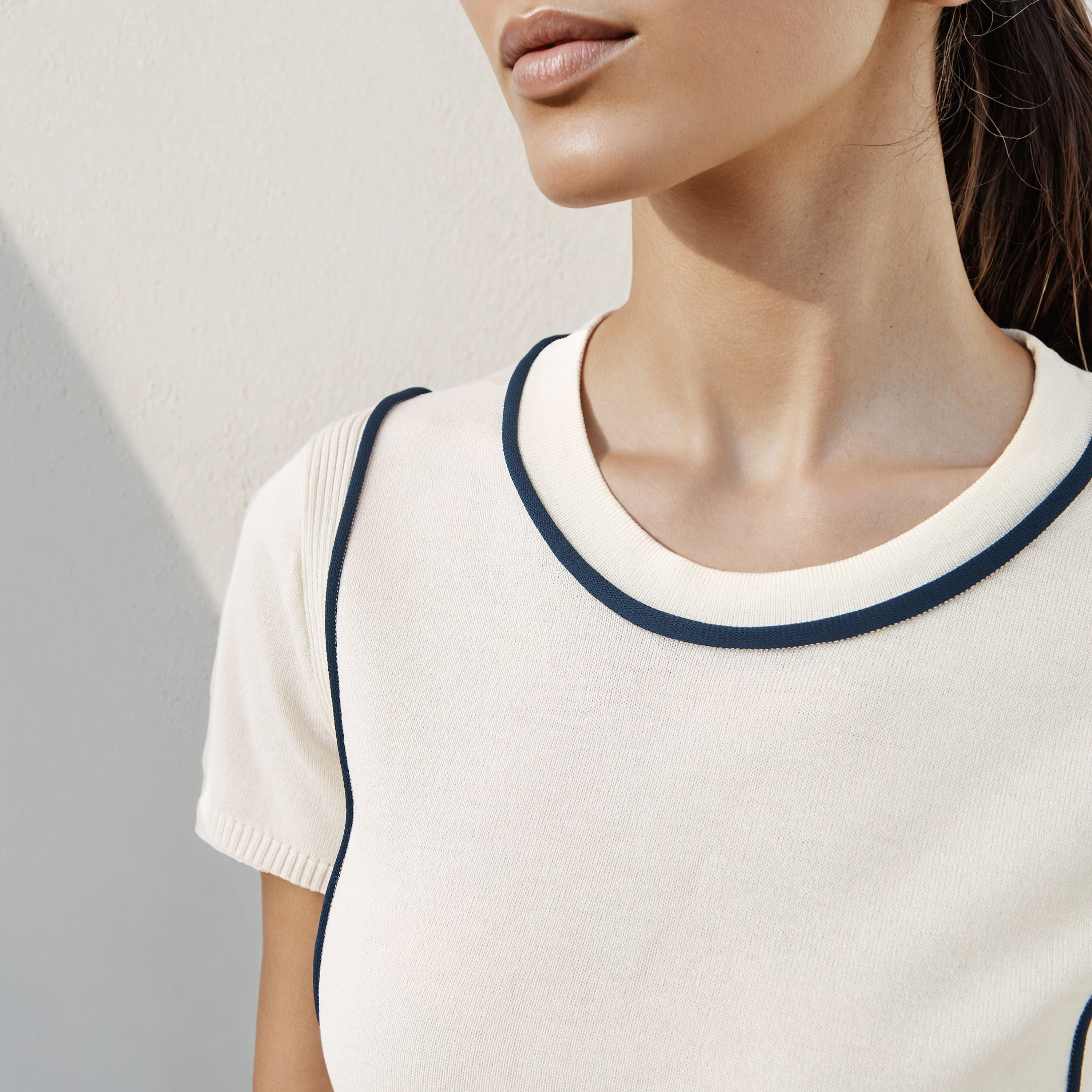تيشيرت مضلع بخيوط بارزة من أيكونيك-women-clothing-tshirts-image-4