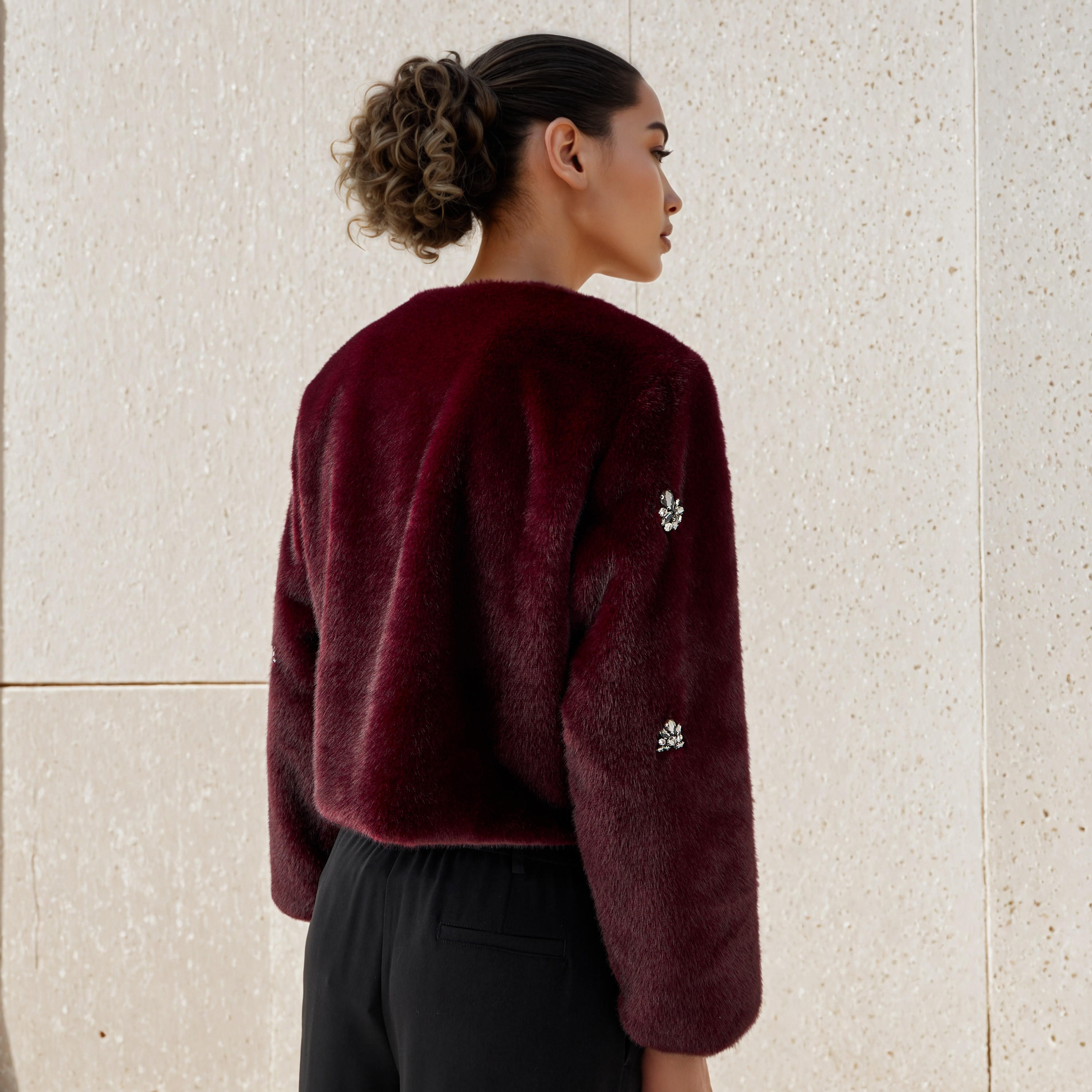 جاكيت فرو صناعي مزين من آيكونيك-women-winterwear-coatsandjackets-jackets-image-3