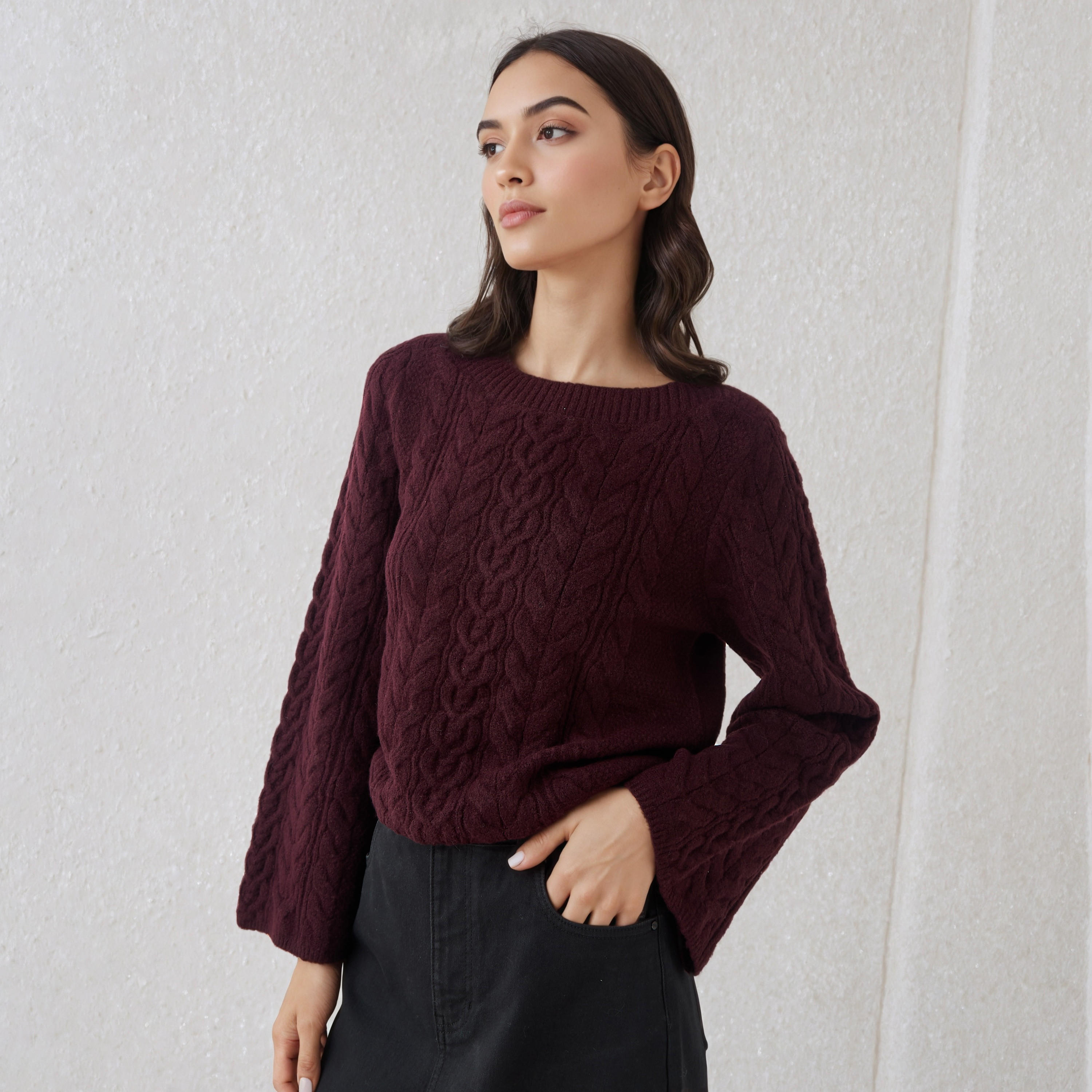 كنزة بياقة ضيقة وقصة عادية وحياكة كابل من آيكونيك-women-clothing-cardigansandjumpers-jumpers-image-1
