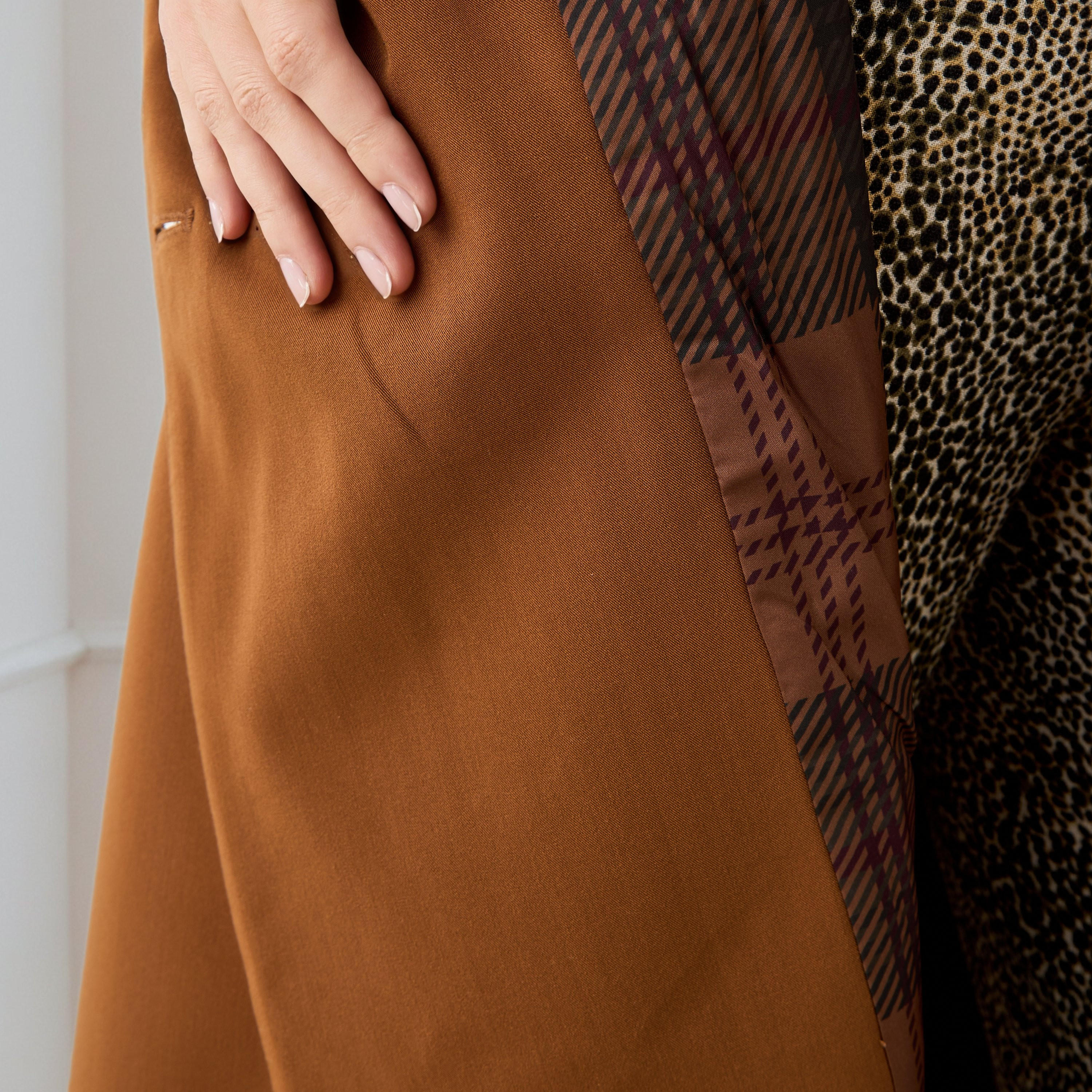 Iconic Belted Notch Lapel Trench Coat-women-winterwear-coatsandjackets-jackets-image-5