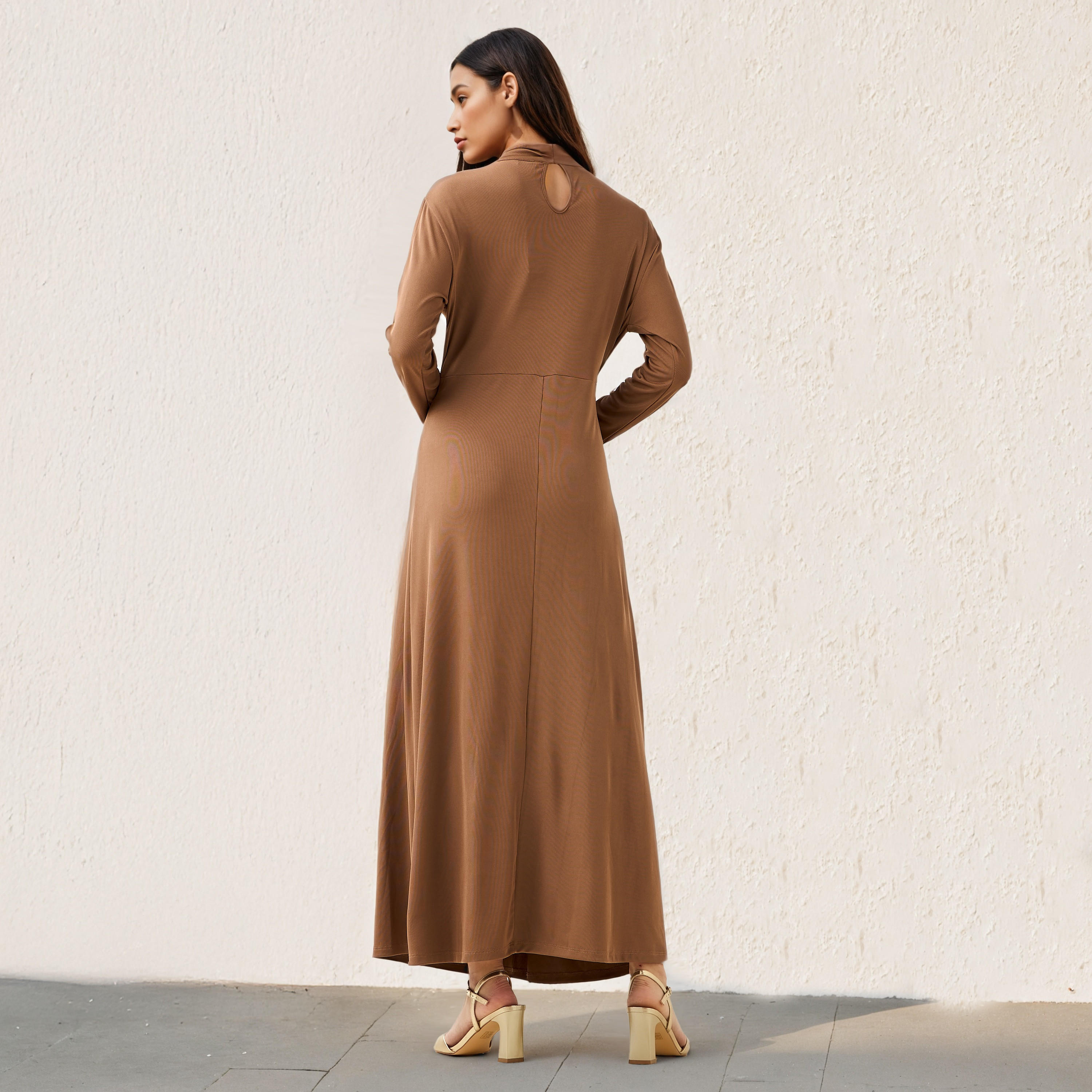 فستان بياقة عالية وتصميم درابيه من آيكونيك-women-clothing-dresses-image-4
