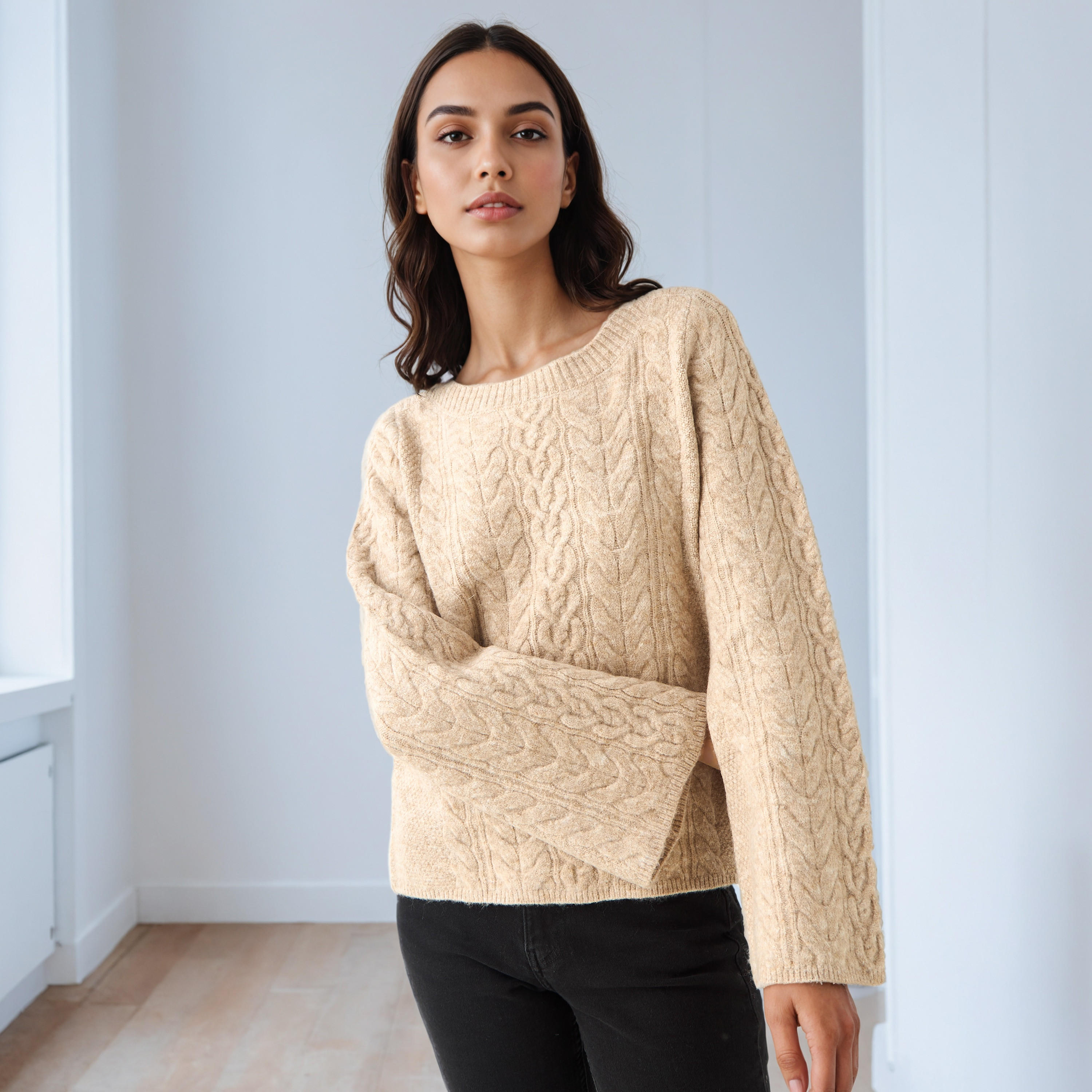 كنزة بياقة ضيقة وقصة عادية وحياكة كابل من آيكونيك-women-clothing-cardigansandjumpers-jumpers-image-5