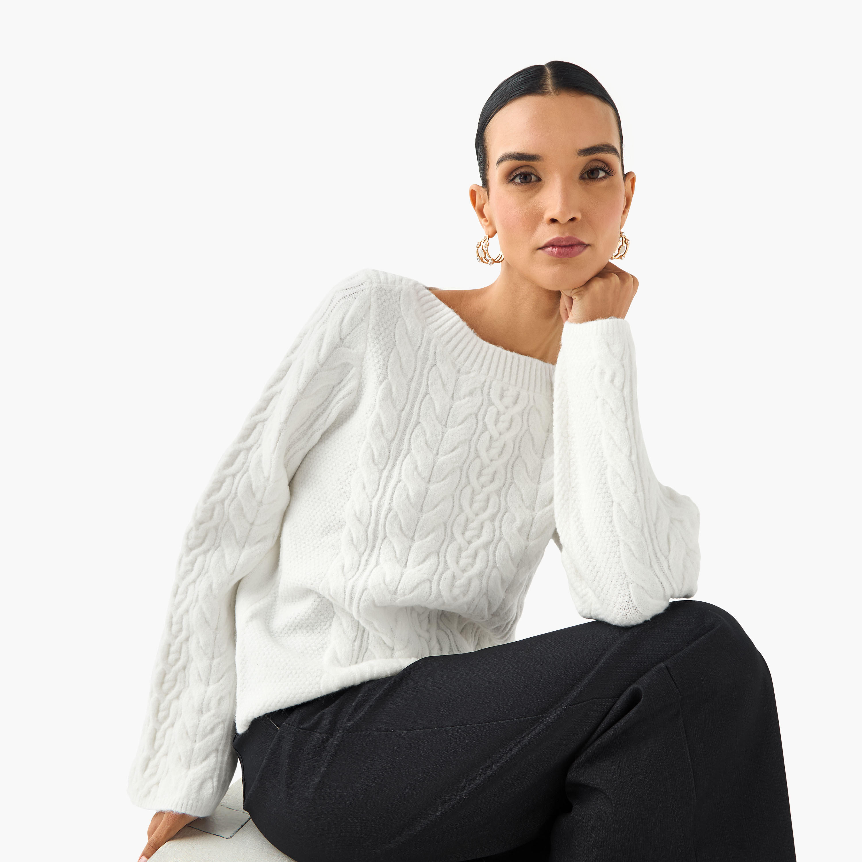 كنزة بياقة ضيقة وقصة عادية وحياكة كابل من آيكونيك-women-clothing-cardigansandjumpers-jumpers-image-1