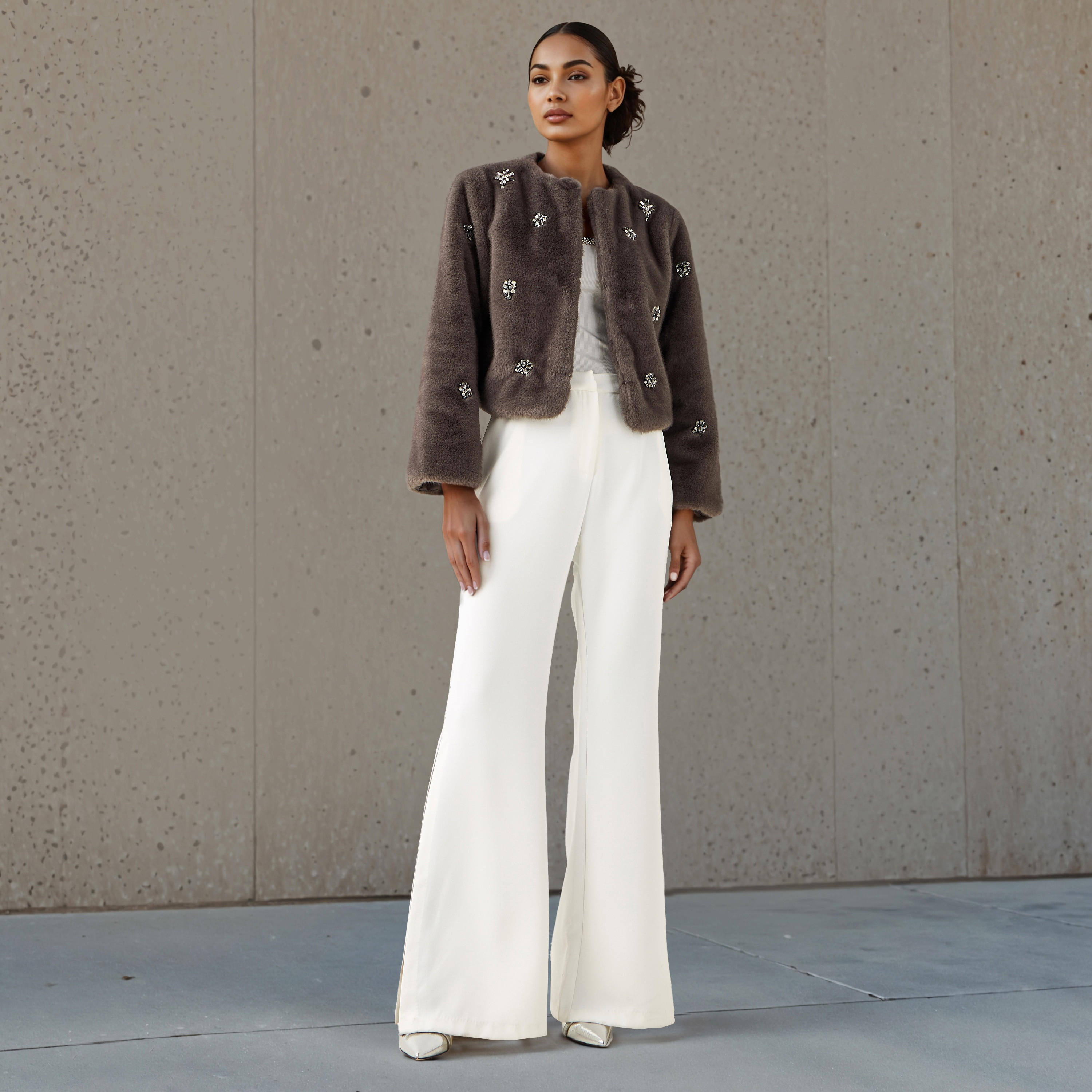 جاكيت فرو صناعي مزين من آيكونيك-women-winterwear-coatsandjackets-jackets-image-4