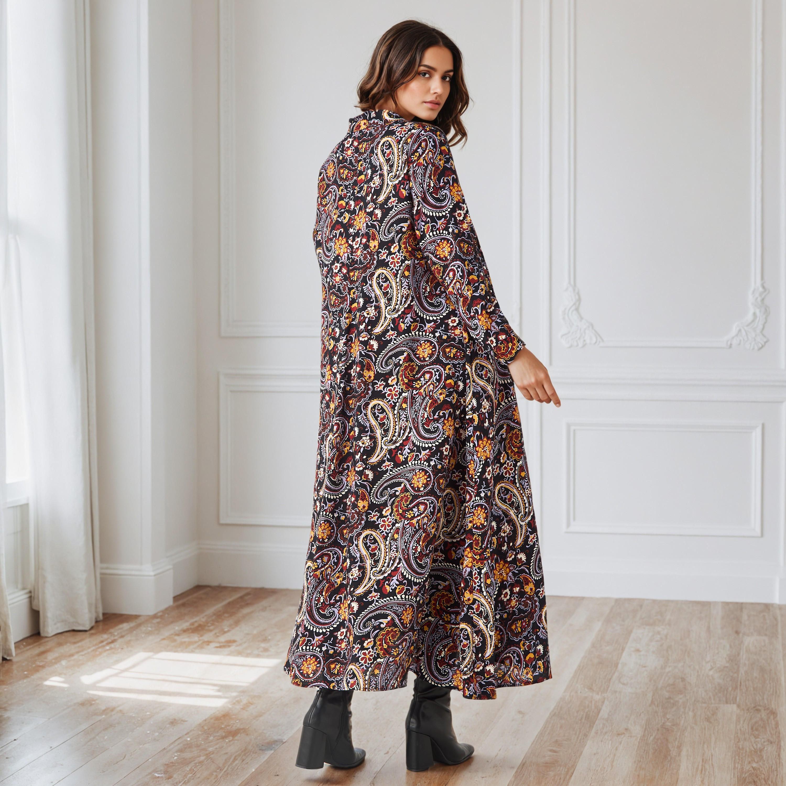 Iconic Paisley Print Collared Trapeze Dress-women-clothing-dresses-image-4