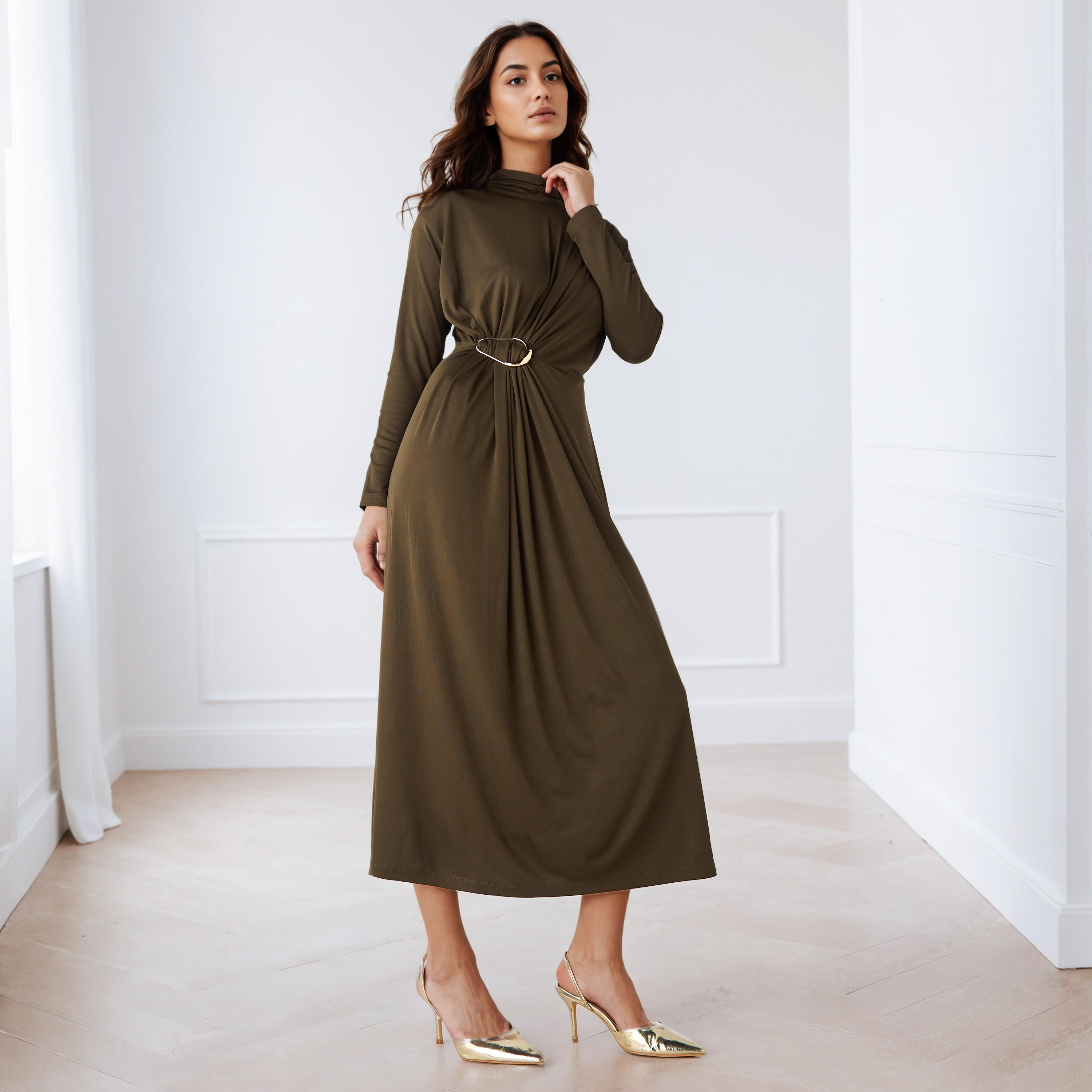 فستان ميدي بارز الملمس بياقة عالية من آيكونيك-women-clothing-dresses-image-6