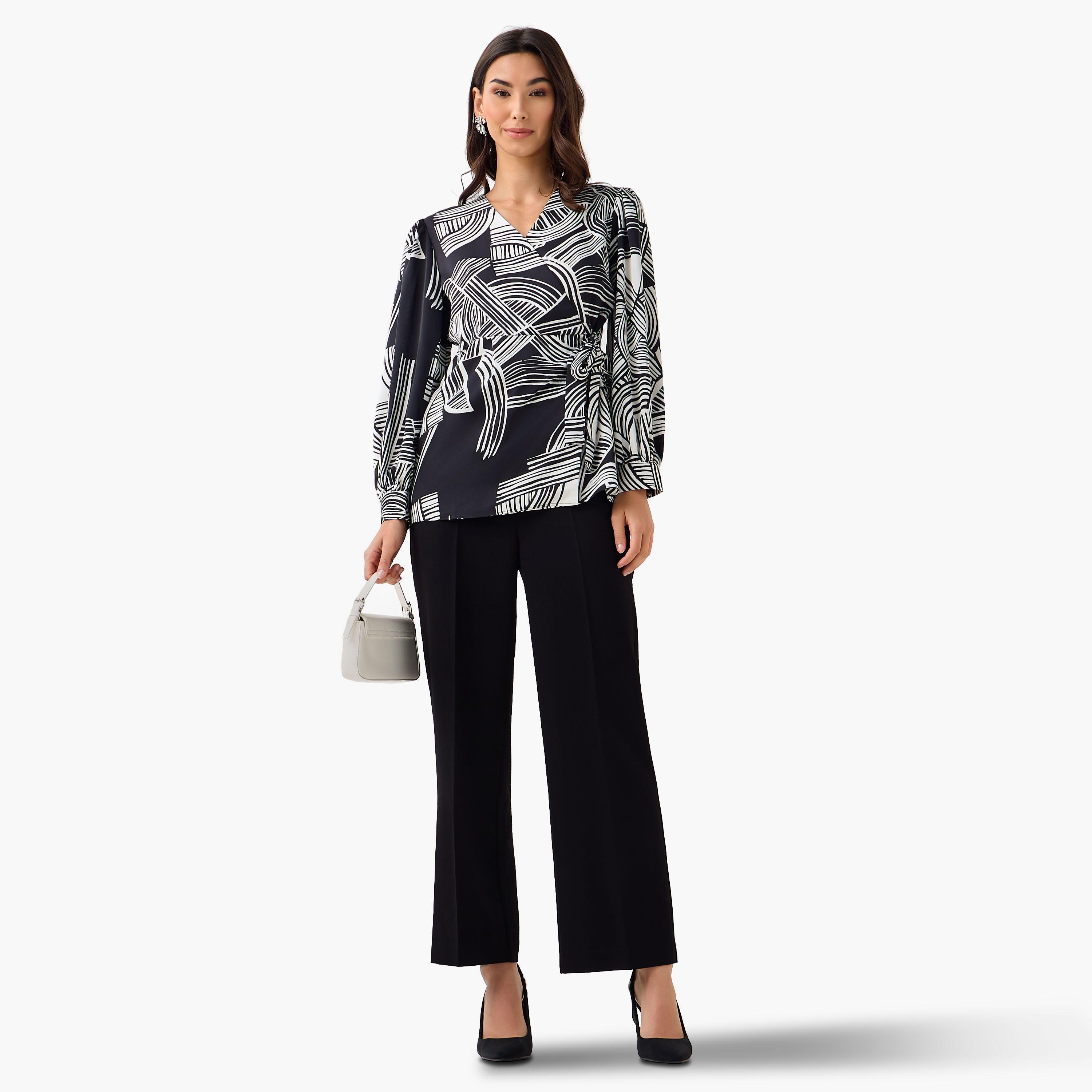 بلوزة ملفوفة بقصّة عادية وطبعات هندسية من آيكونك-women-clothing-shirtsandblouses-blouses-image-2