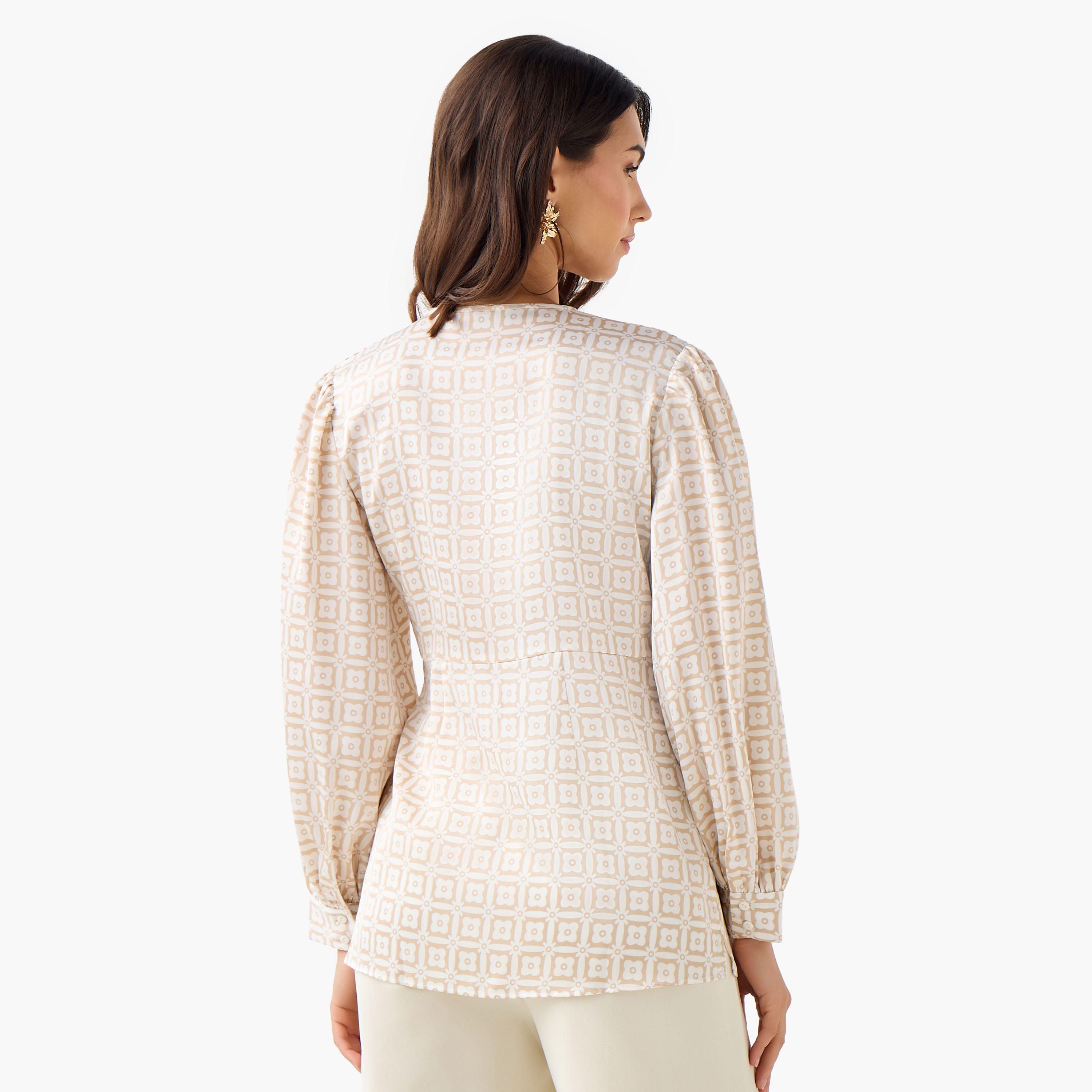 بلوزة ملفوفة بقصّة عادية وطبعات هندسية من آيكونك-women-clothing-shirtsandblouses-blouses-image-3