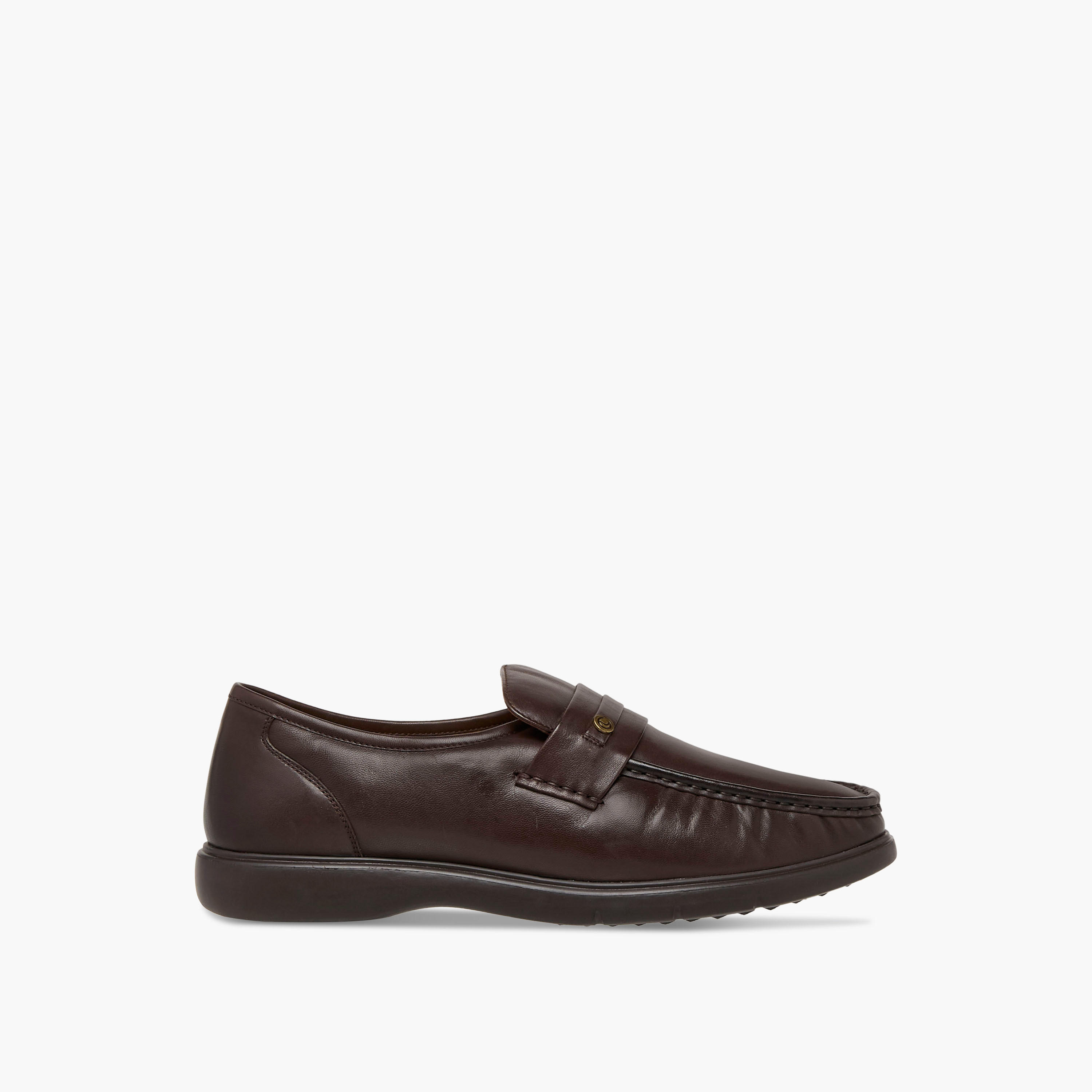 Le Confort Leather Solid Slip-On Moccasins-men-shoes-loafersandmoccasins-image-3