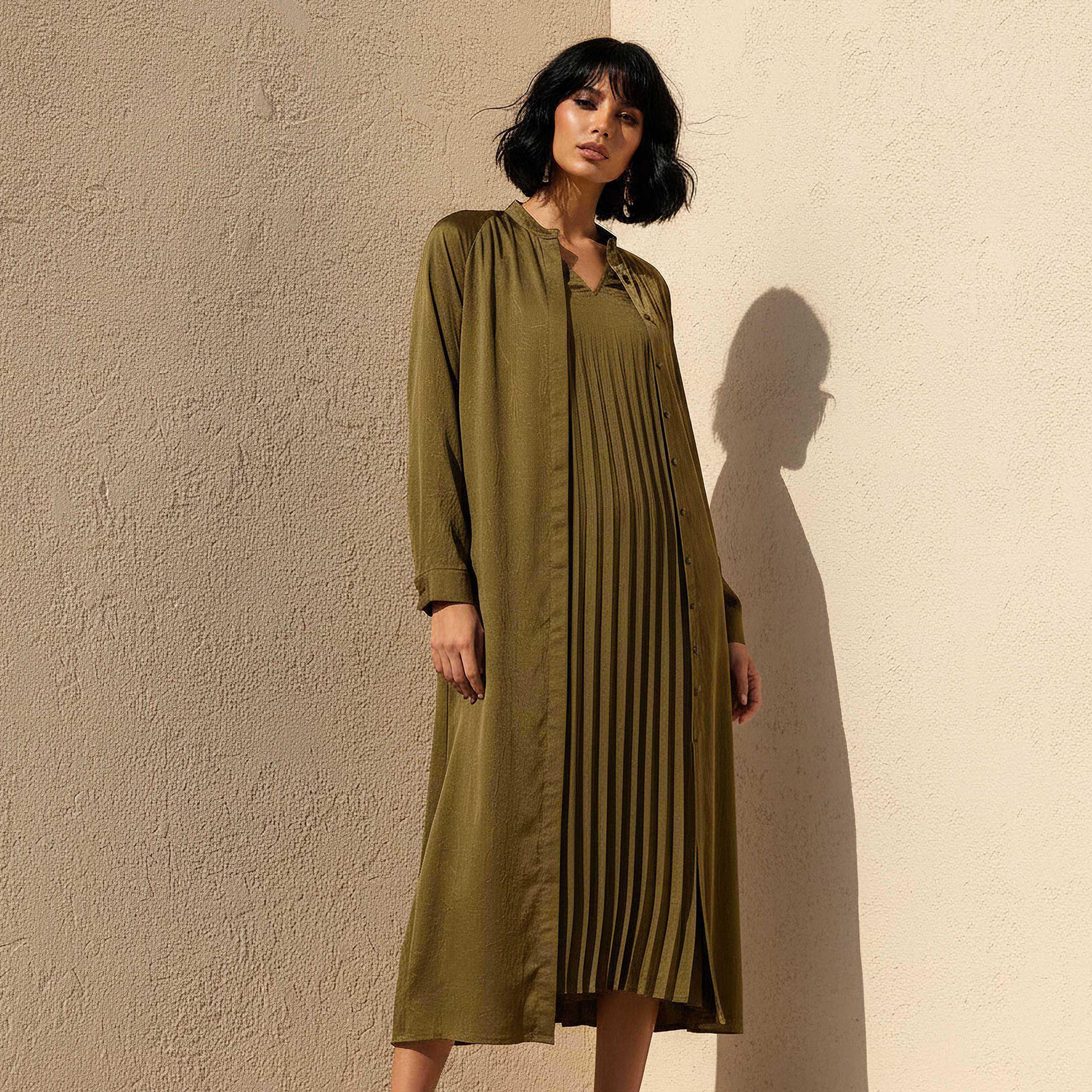 فستان إيه لاين بكسرات مع سترة طويلة من أيكونيك-women-clothing-coordsets-image-1