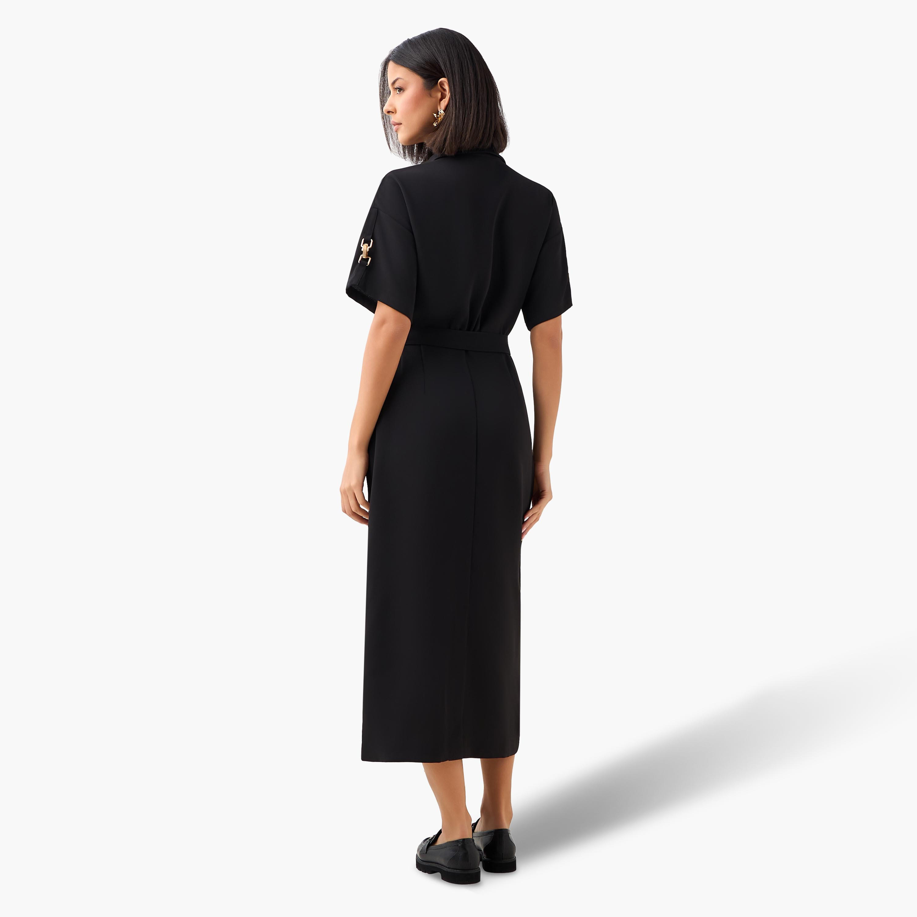 فستان قميص مزيج الكتان ميدي بحزام وتفاصيل جيوب من آيكونيك-women-clothing-dresses-image-4